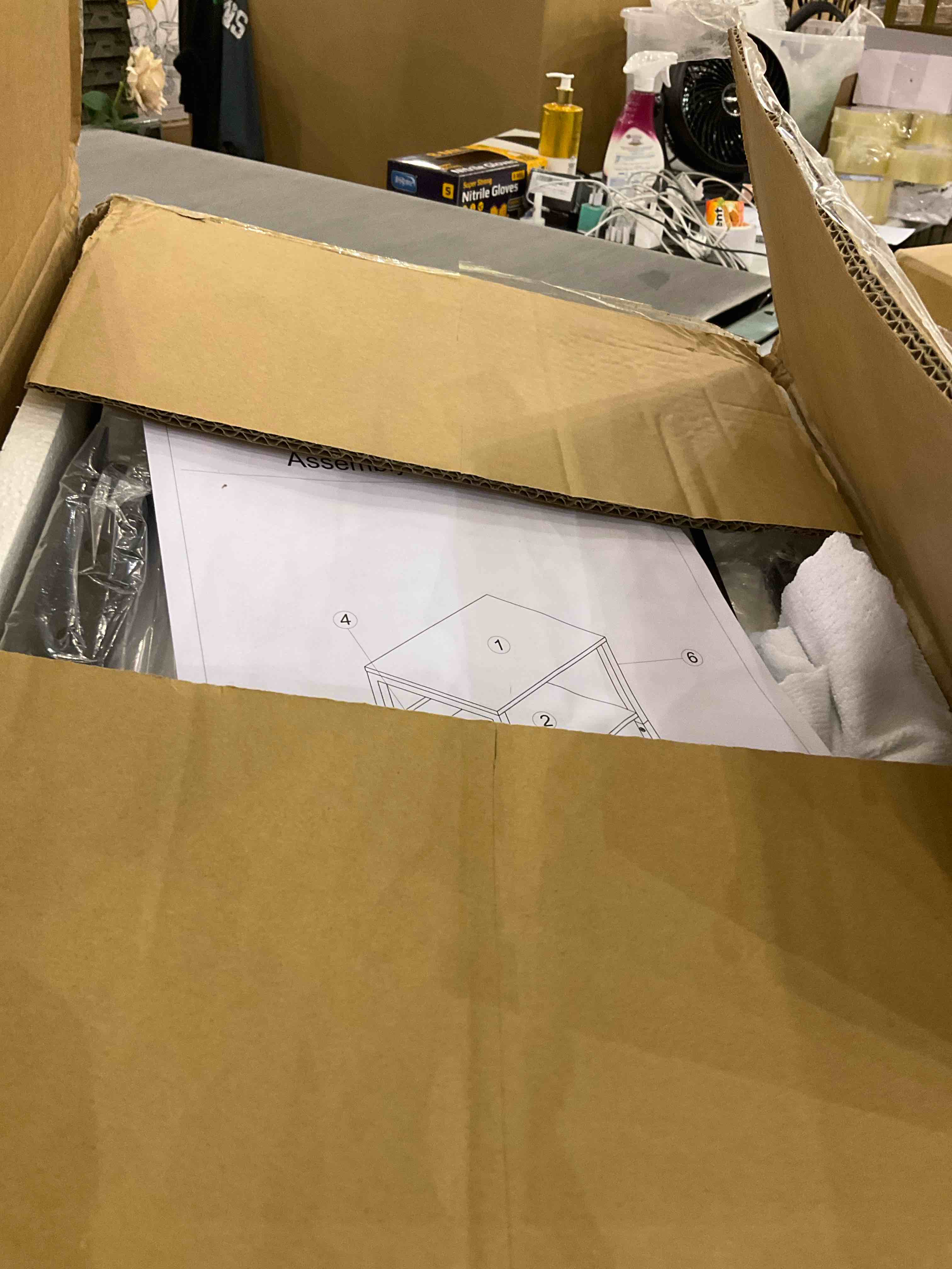 https://s3.amazonaws.com/lotting-images-prod/BargainHunt/EXS01382740_1718627712641.jpeg