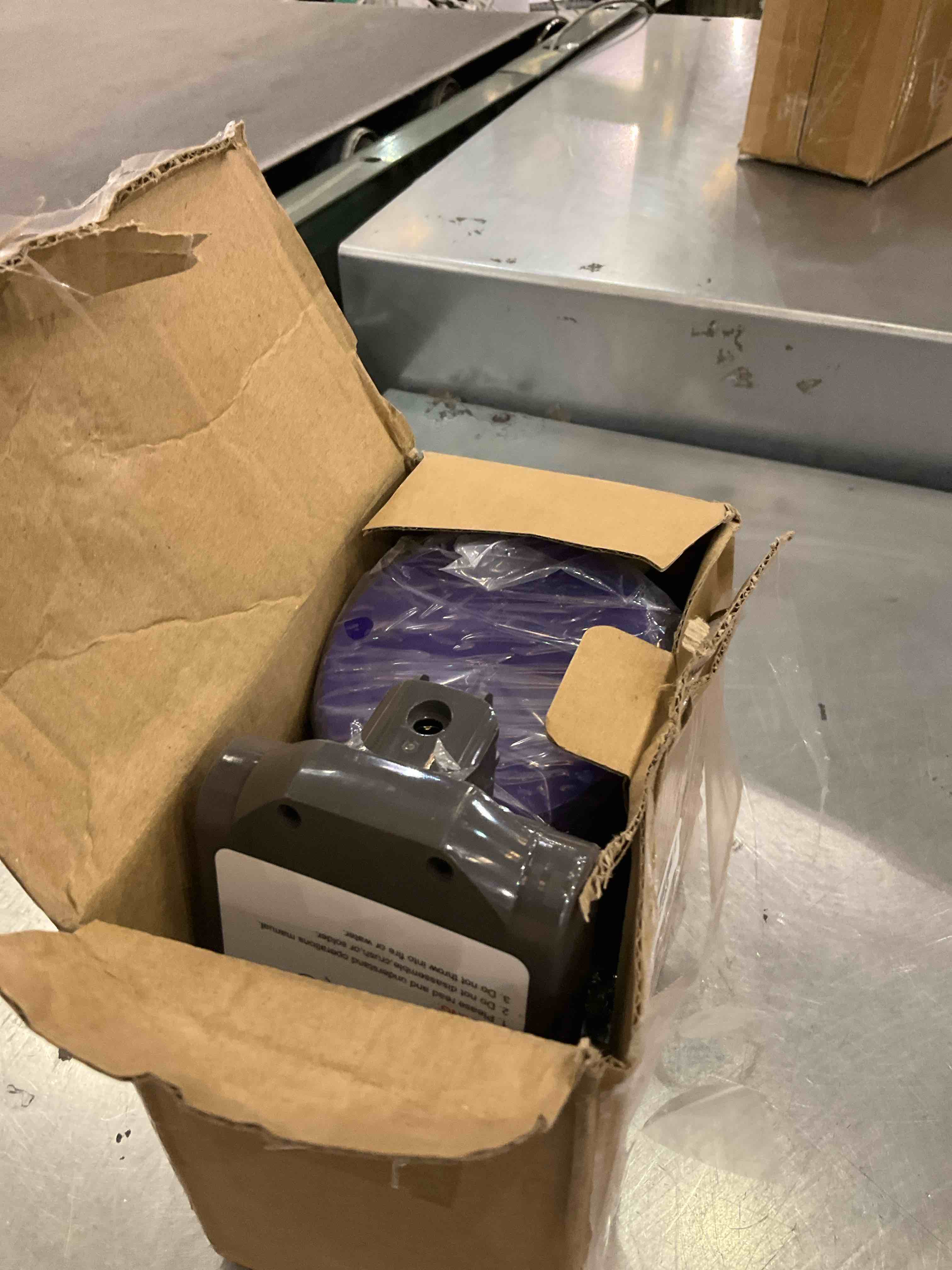 https://s3.amazonaws.com/lotting-images-prod/BargainHunt/EXS01382744_1718631069142.jpeg