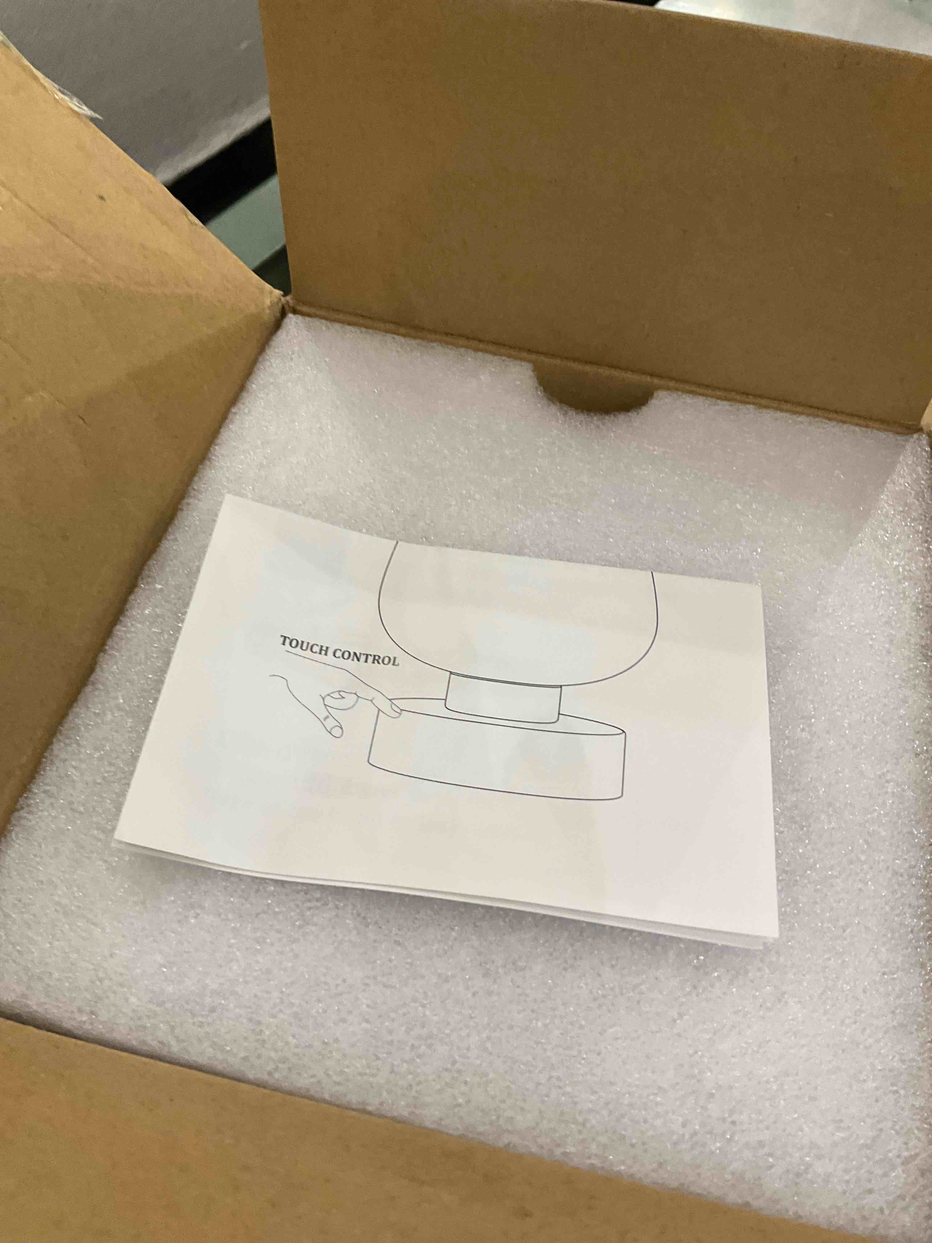 https://s3.amazonaws.com/lotting-images-prod/BargainHunt/EXS01382753_1718631786758.jpeg