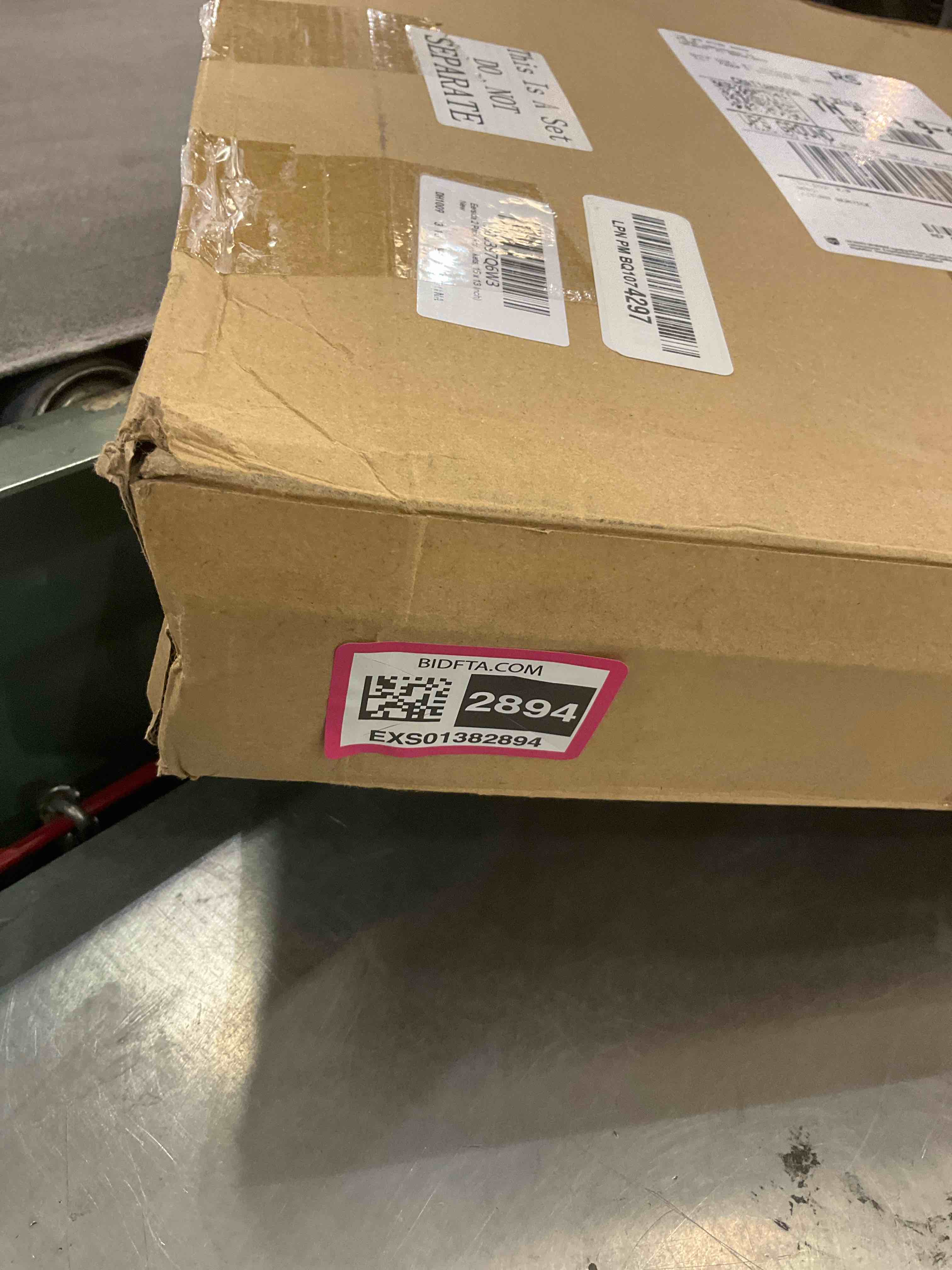 https://s3.amazonaws.com/lotting-images-prod/BargainHunt/EXS01382894_1718895534280.jpeg