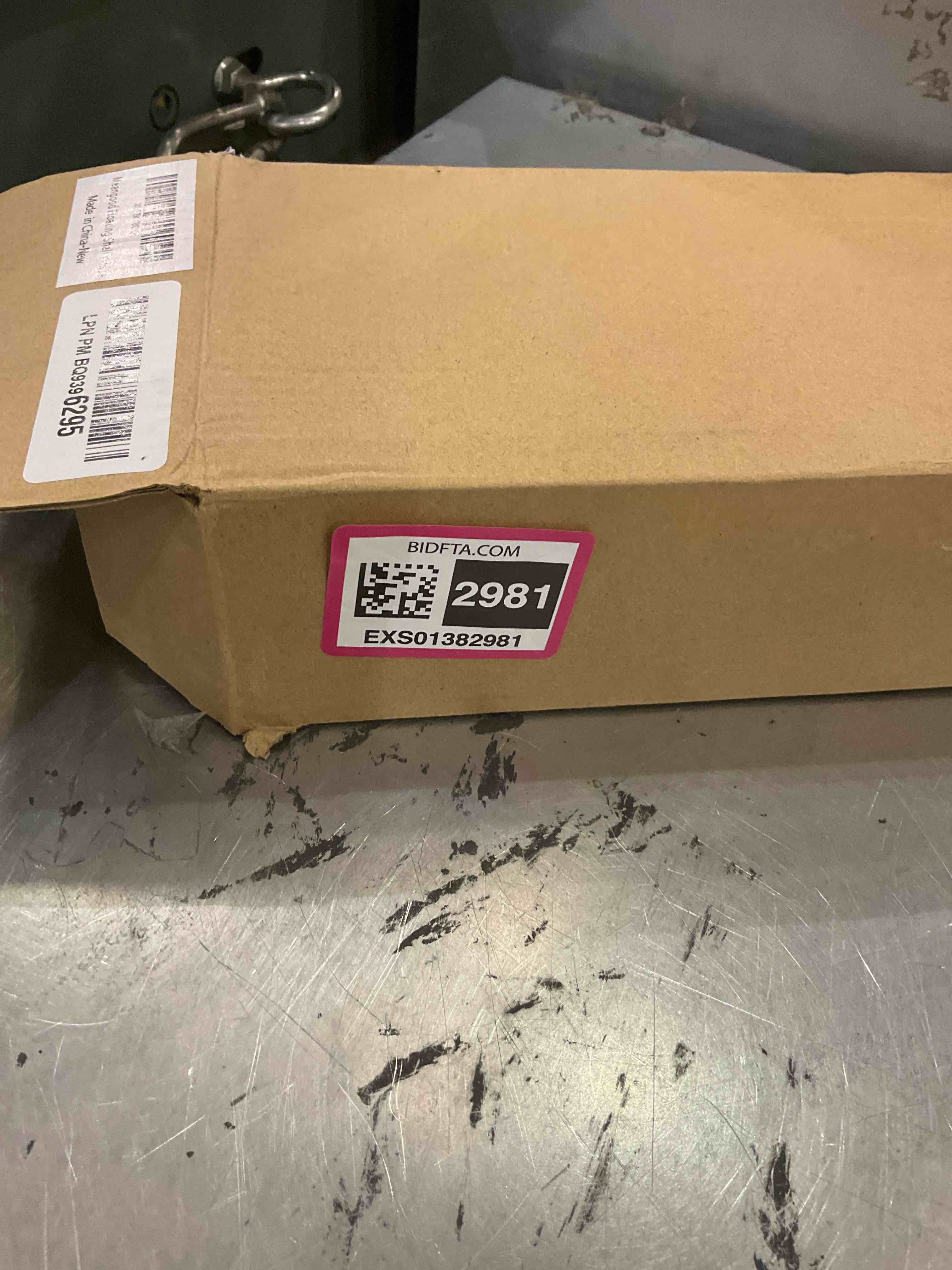 https://s3.amazonaws.com/lotting-images-prod/BargainHunt/EXS01382981_1718909407255.jpeg