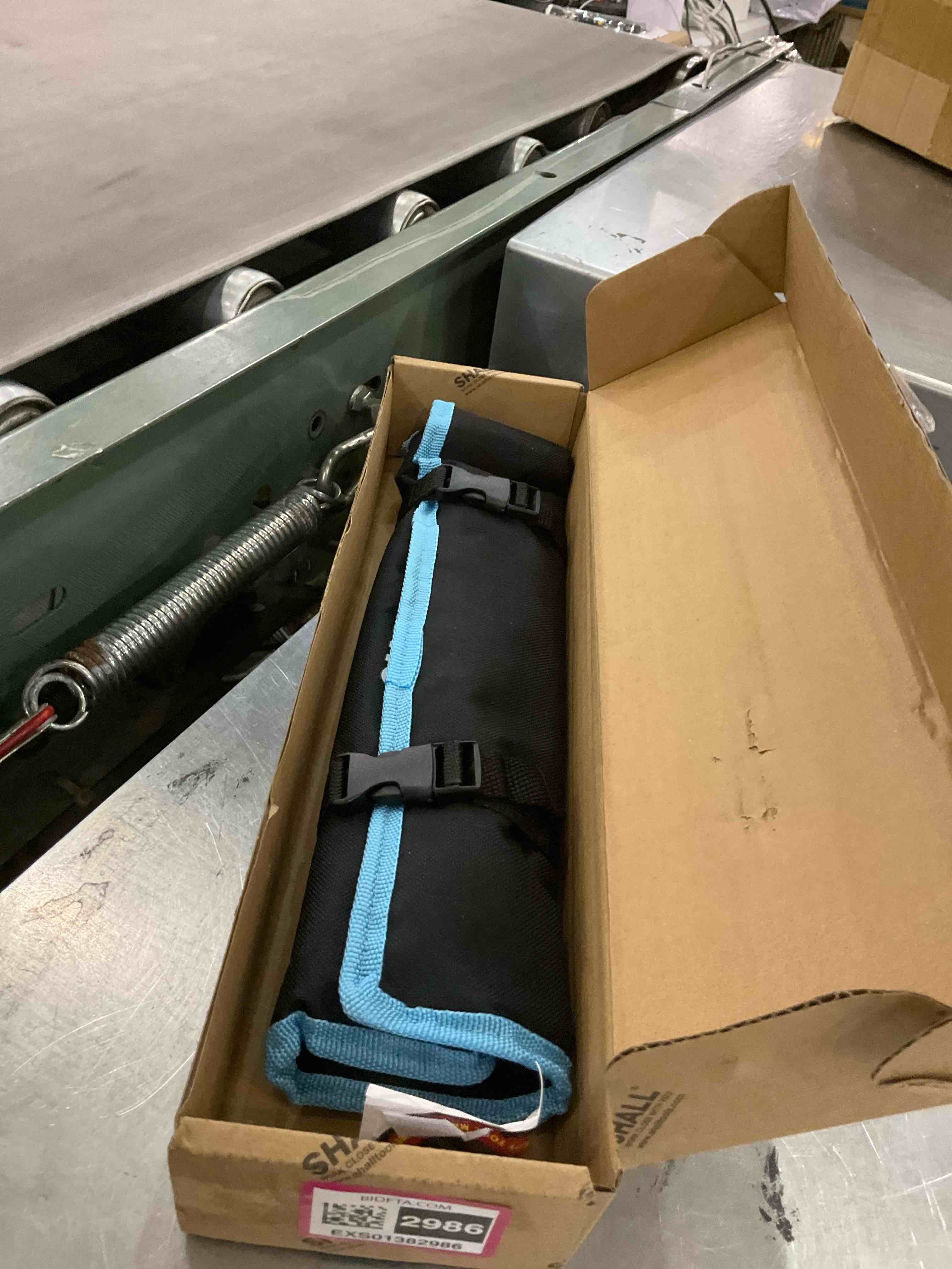 https://s3.amazonaws.com/lotting-images-prod/BargainHunt/EXS01382986_1718909731583.jpeg