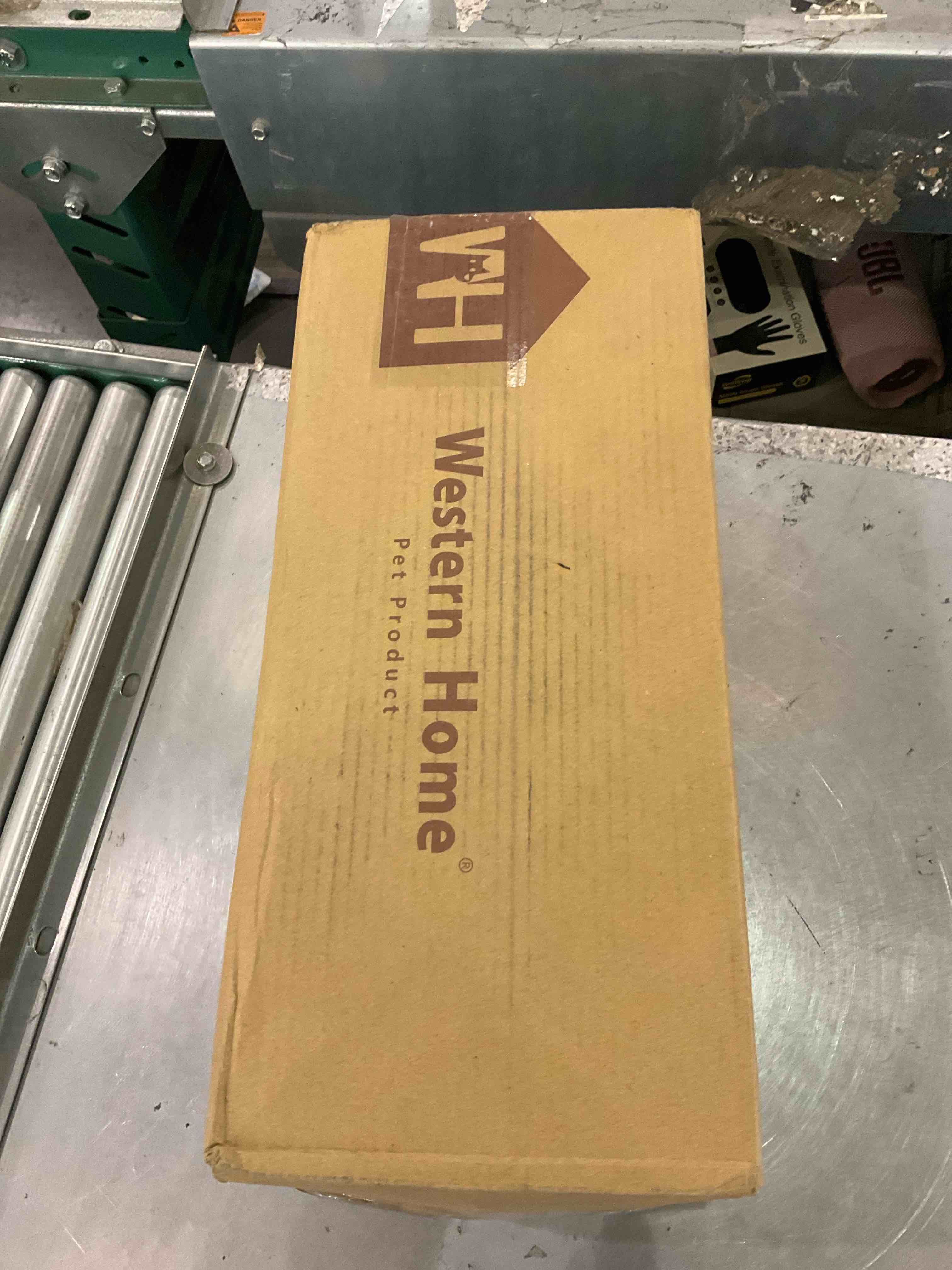 https://s3.amazonaws.com/lotting-images-prod/BargainHunt/EXS01383029_1718280941120.jpeg