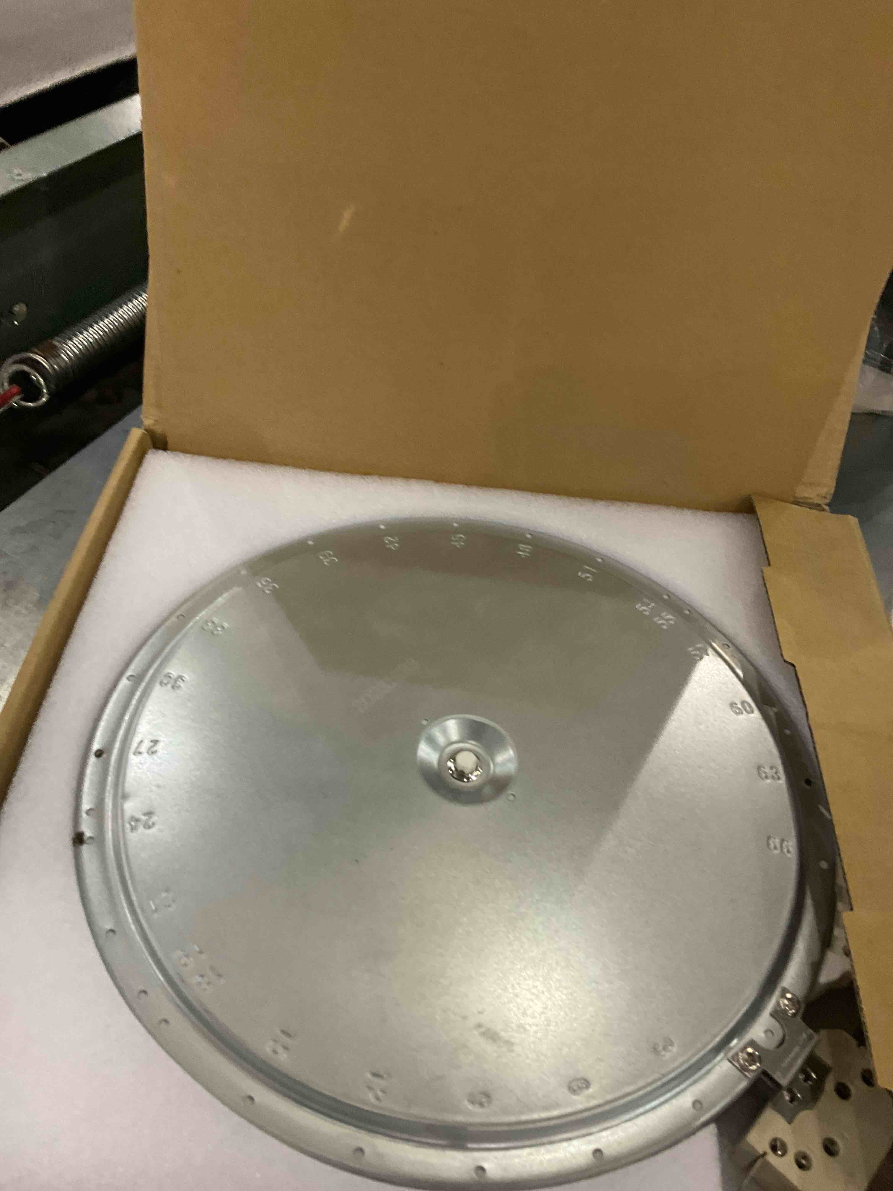 https://s3.amazonaws.com/lotting-images-prod/BargainHunt/EXS01384071_1718711255088.jpeg