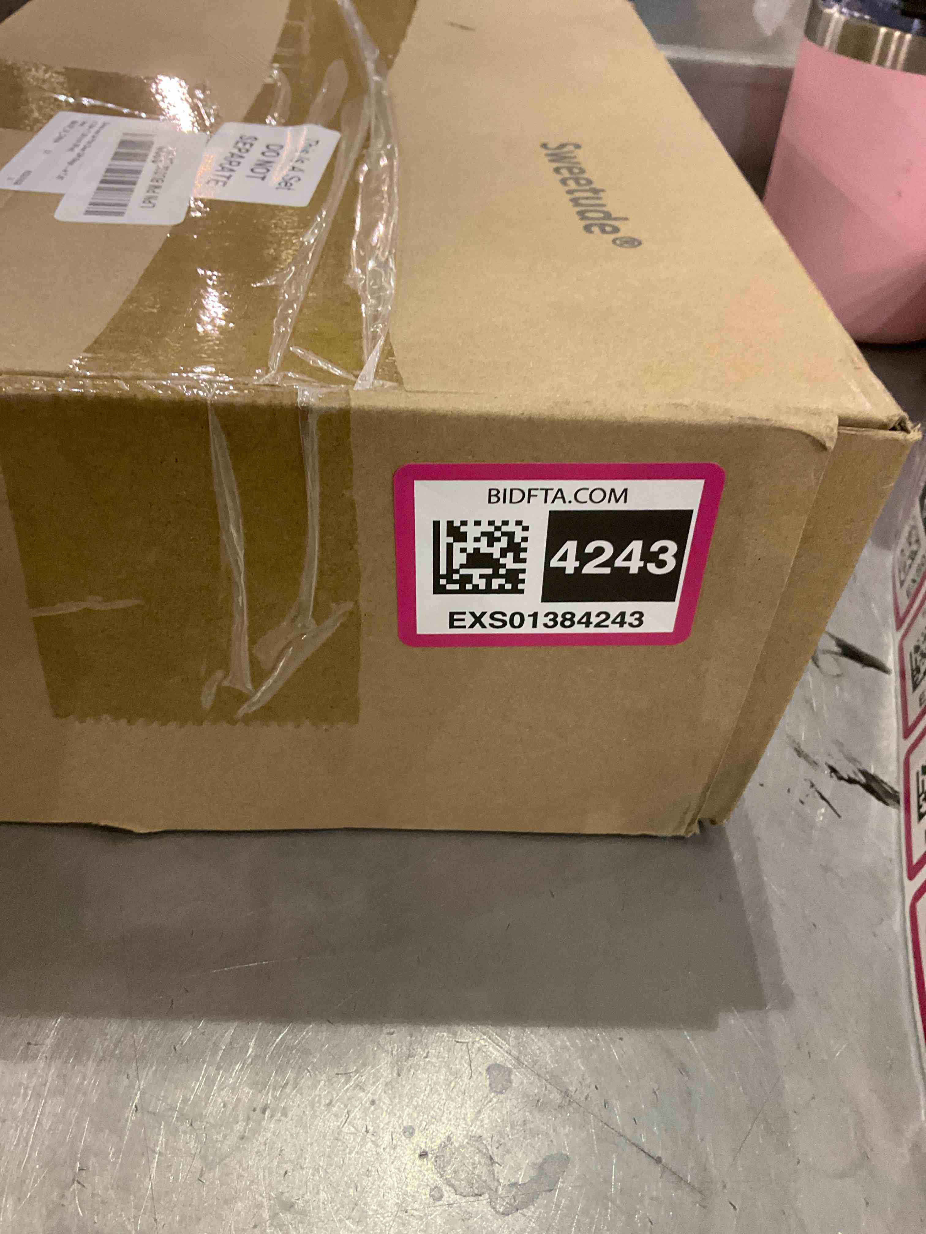 https://s3.amazonaws.com/lotting-images-prod/BargainHunt/EXS01384243_1718799815590.jpeg