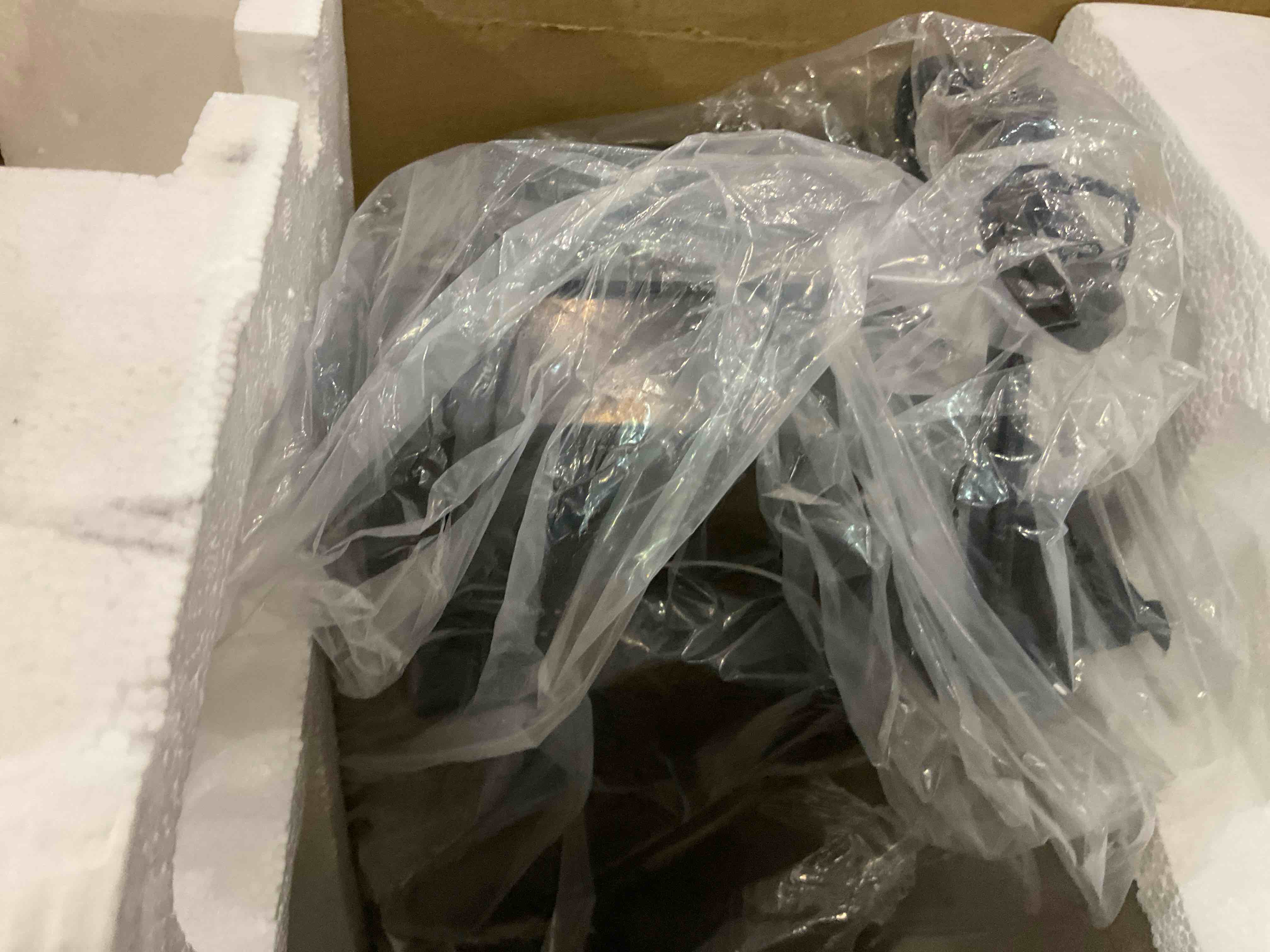 https://s3.amazonaws.com/lotting-images-prod/BargainHunt/EXS01384707_1718626009168.jpeg