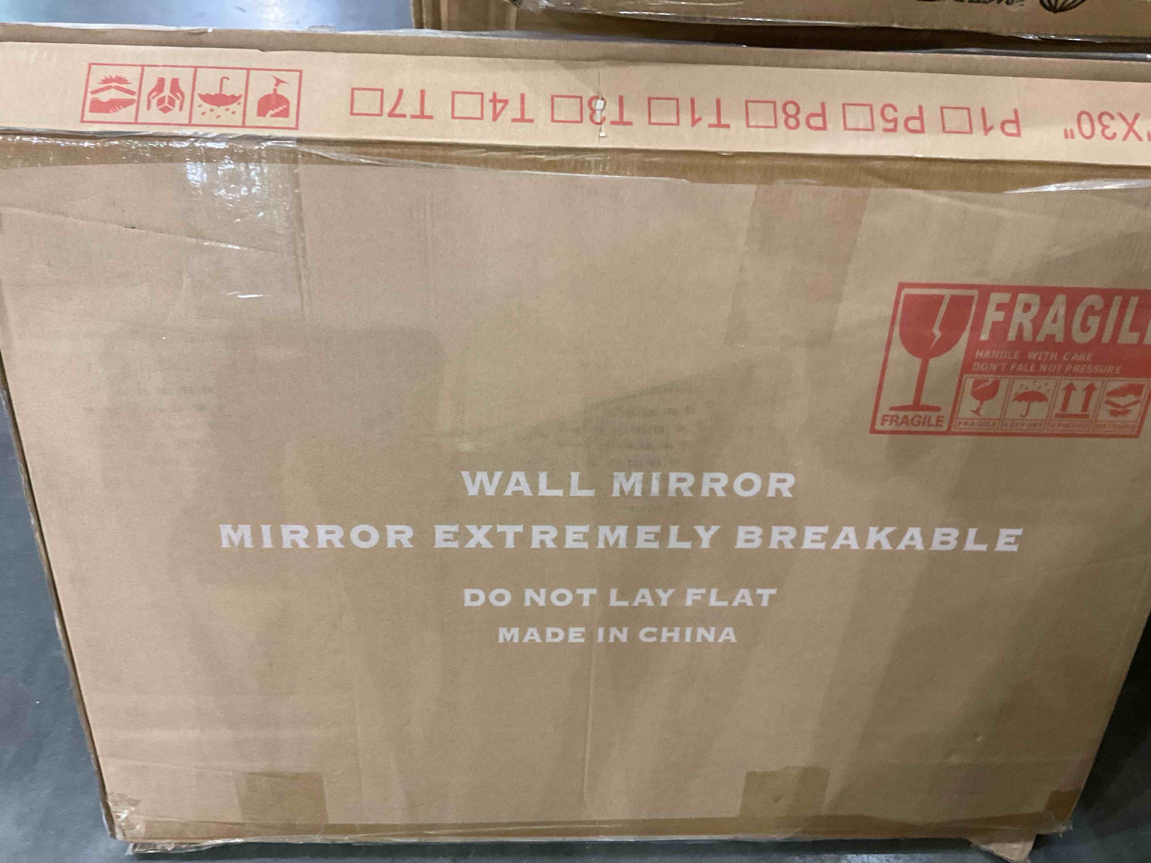 WALL MIRROR MIRROR EXTREMELY BREAKABLE