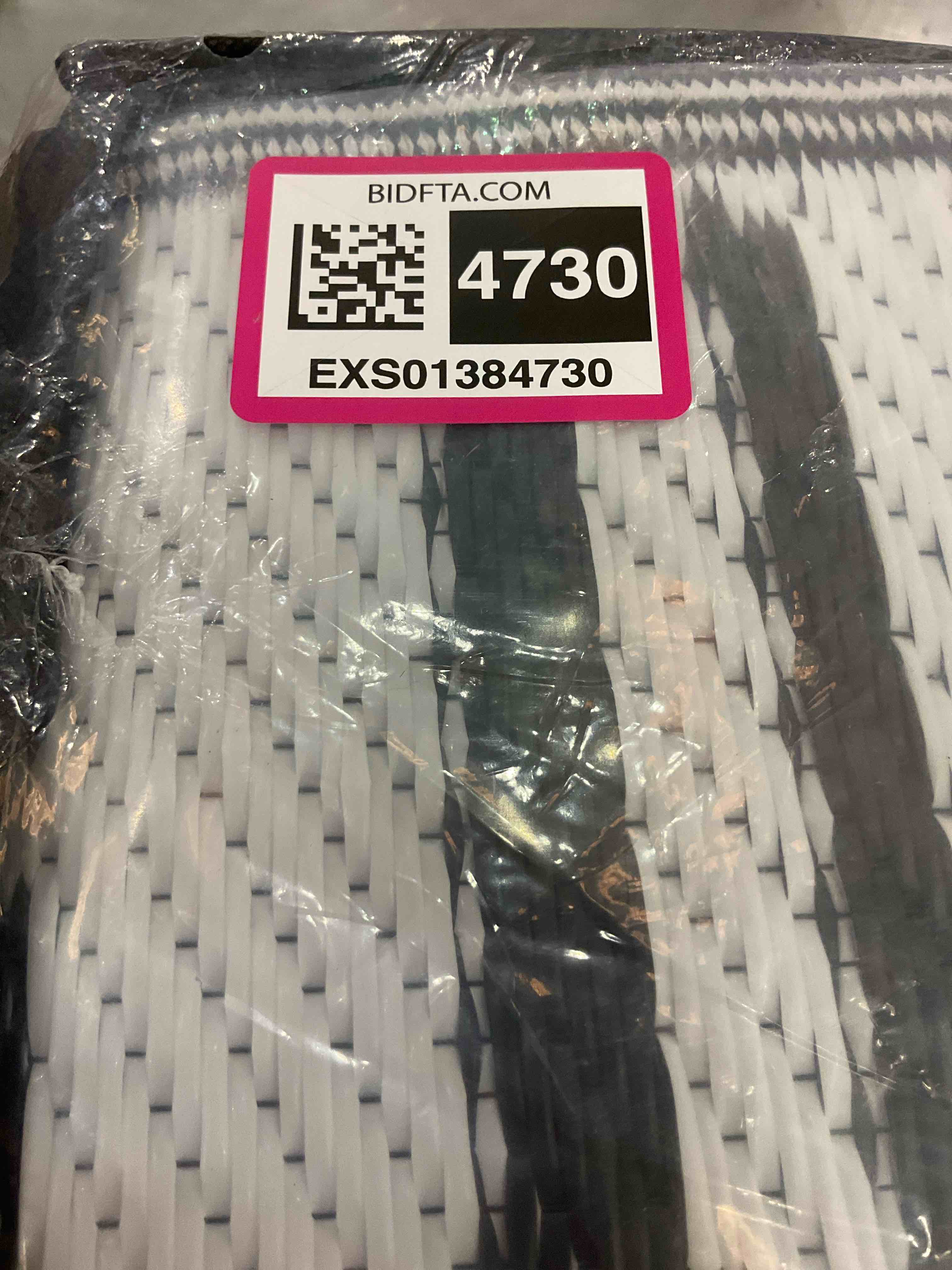 https://s3.amazonaws.com/lotting-images-prod/BargainHunt/EXS01384730_1718630927827.jpeg