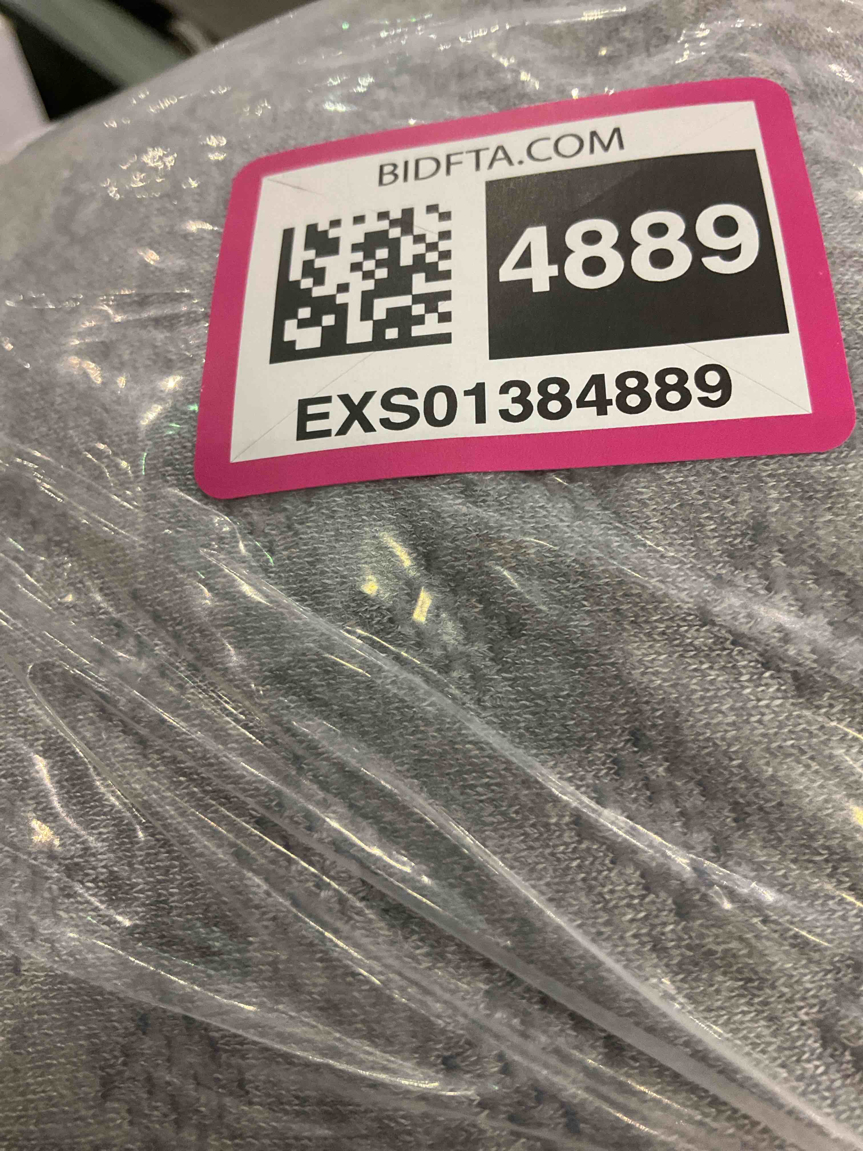 https://s3.amazonaws.com/lotting-images-prod/BargainHunt/EXS01384889_1718712960440.jpeg