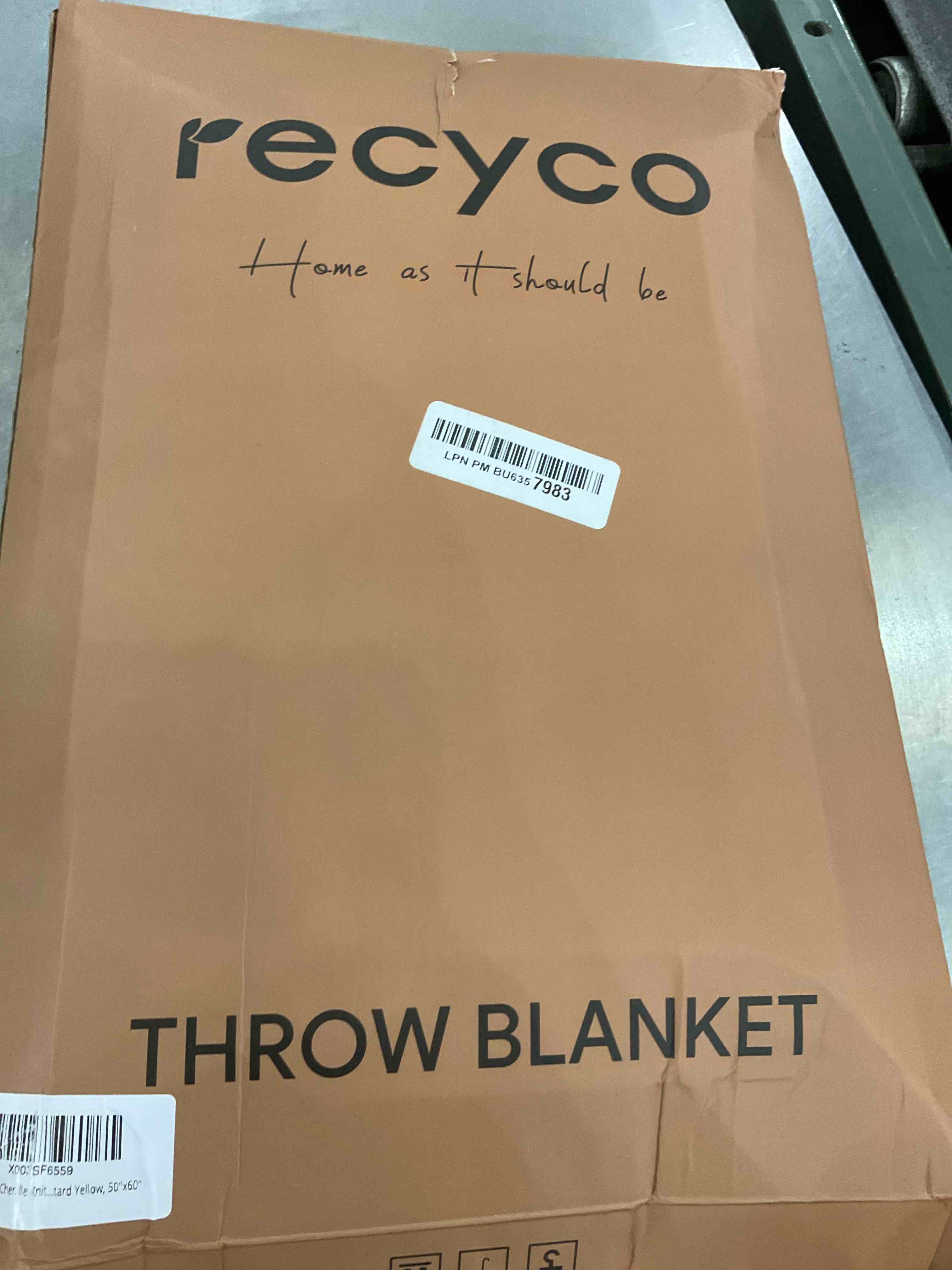 https://s3.amazonaws.com/lotting-images-prod/BargainHunt/EXS01384997_1718732135055.jpeg