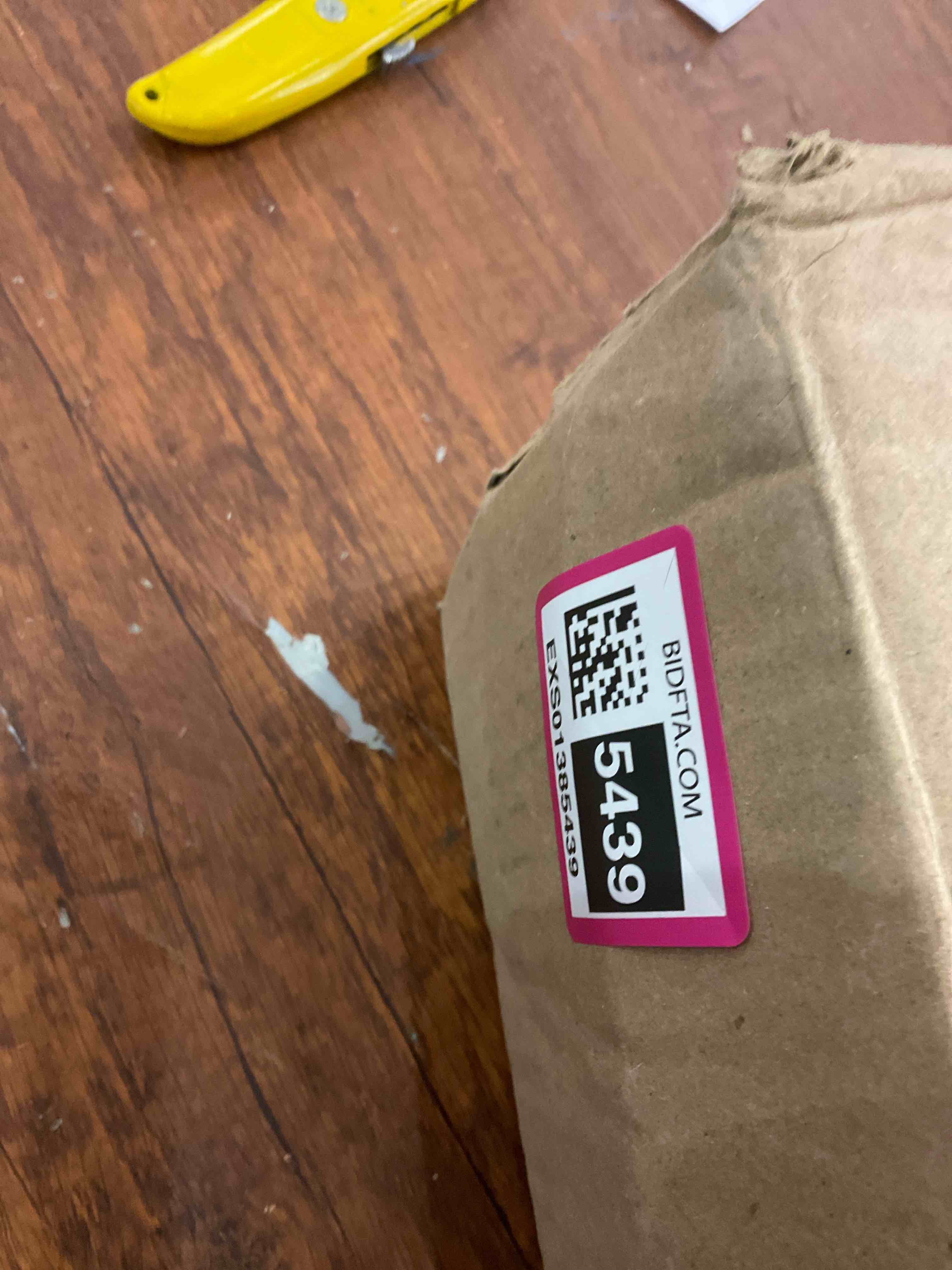 https://s3.amazonaws.com/lotting-images-prod/BargainHunt/EXS01385439_1718904219256.jpeg