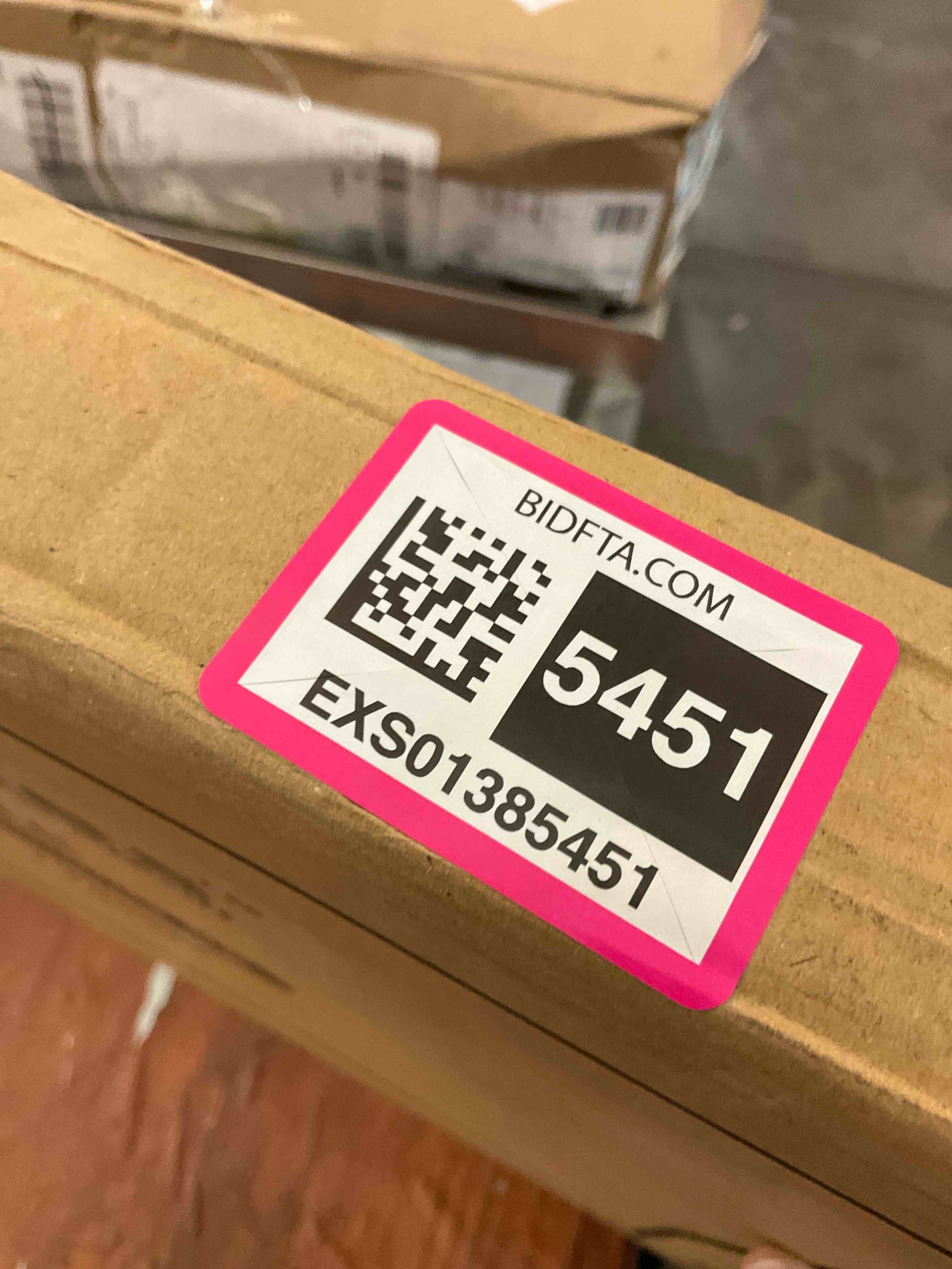 https://s3.amazonaws.com/lotting-images-prod/BargainHunt/EXS01385451_1718905712367.jpeg