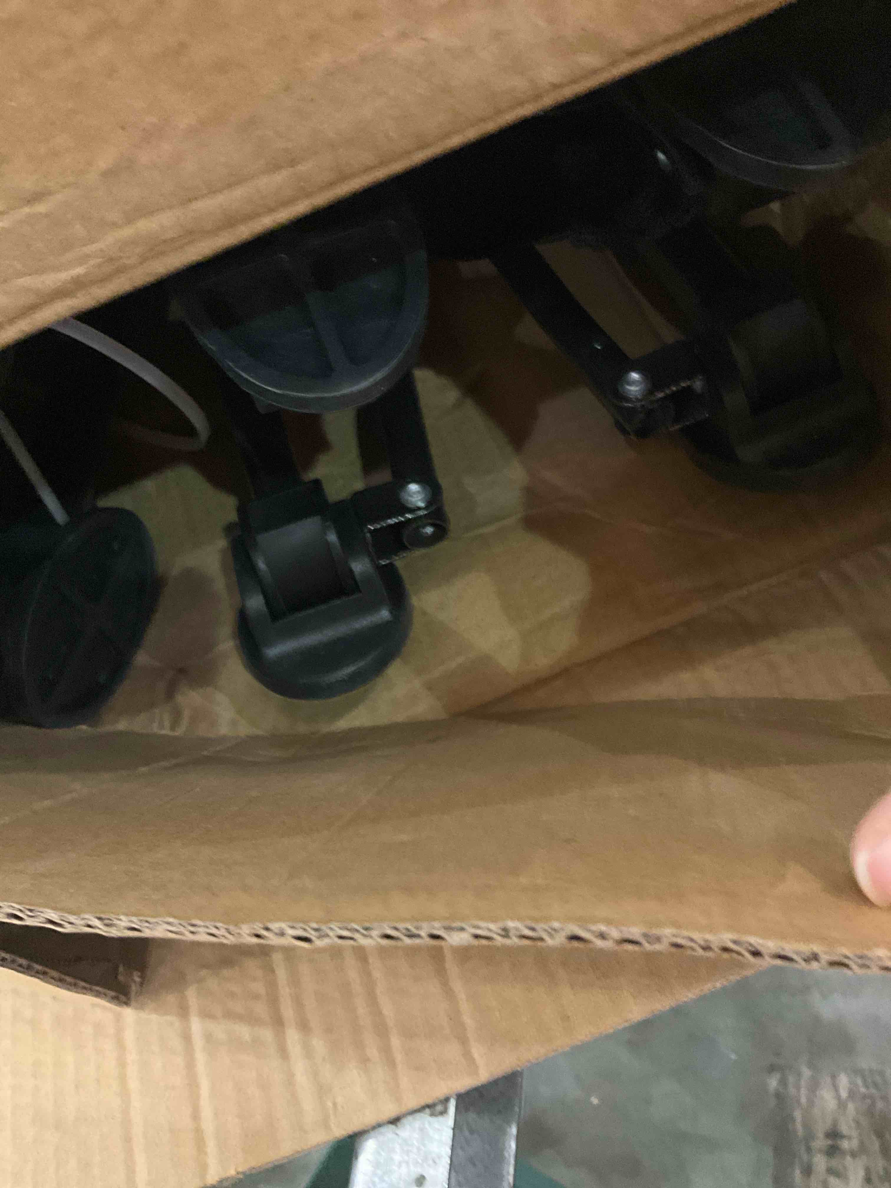 https://s3.amazonaws.com/lotting-images-prod/BargainHunt/EXS01385571_1718632687069.jpeg
