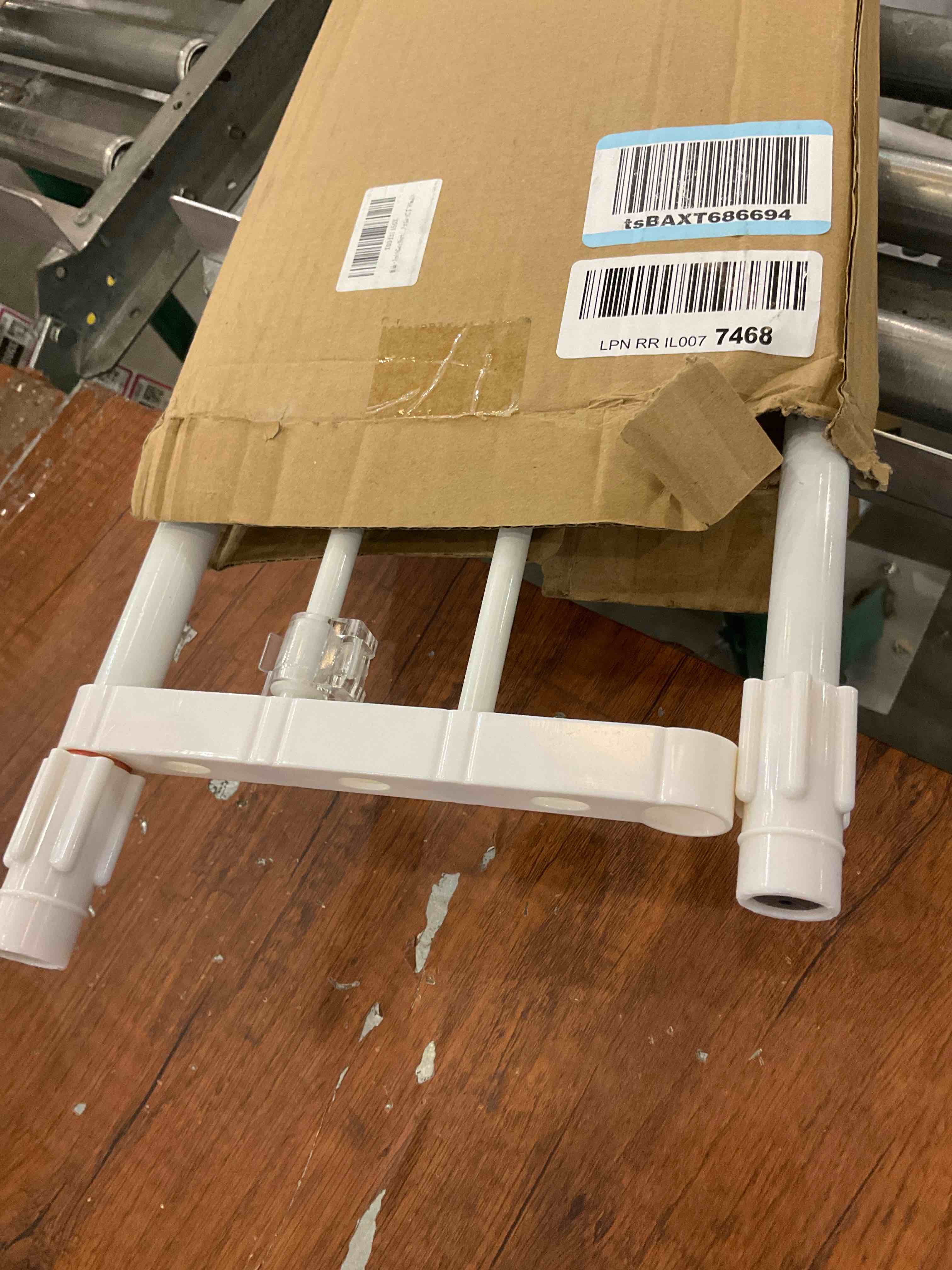 https://s3.amazonaws.com/lotting-images-prod/BargainHunt/EXS01385805_1718731939277.jpeg
