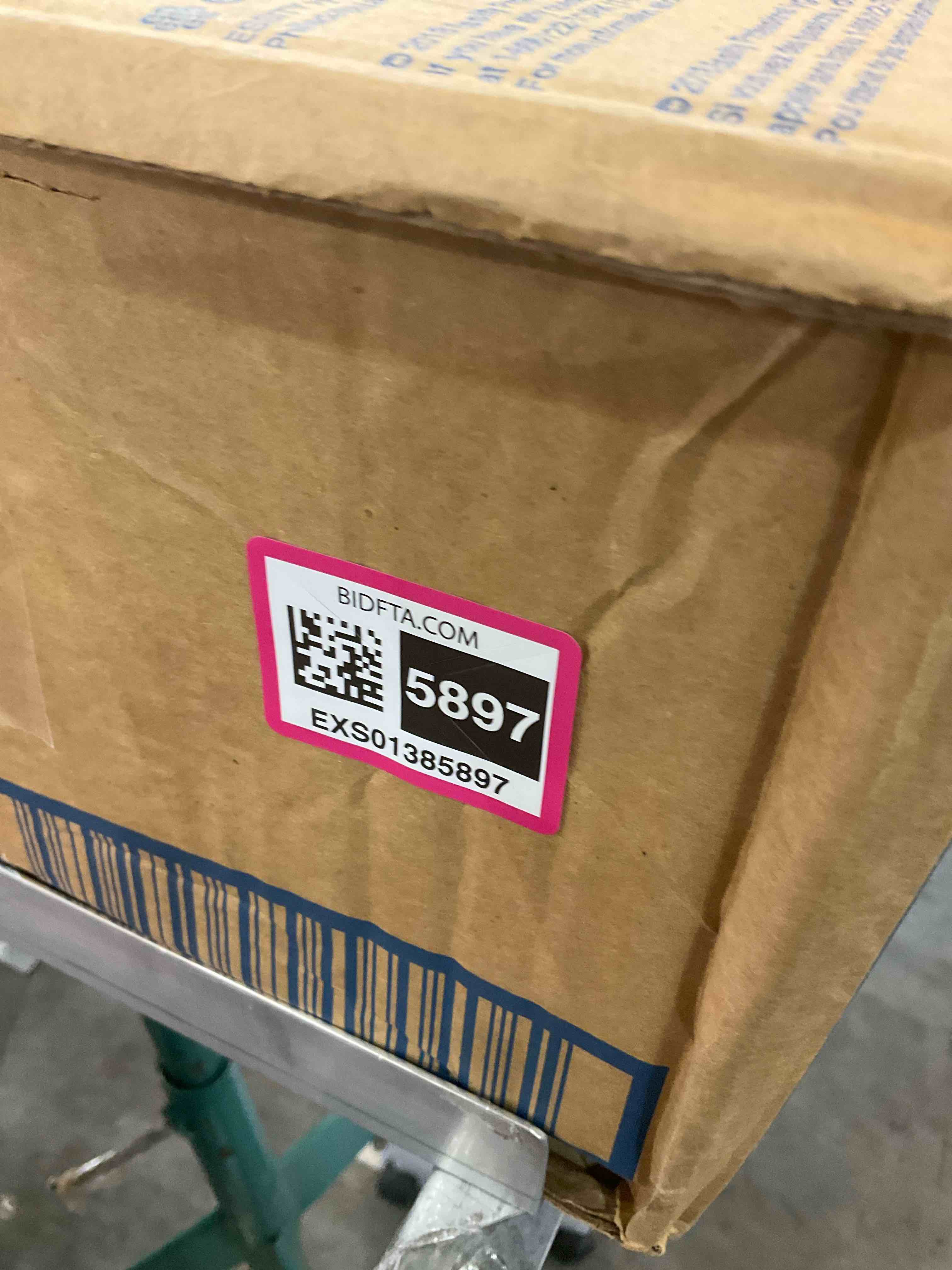 https://s3.amazonaws.com/lotting-images-prod/BargainHunt/EXS01385897_1718804324061.jpeg