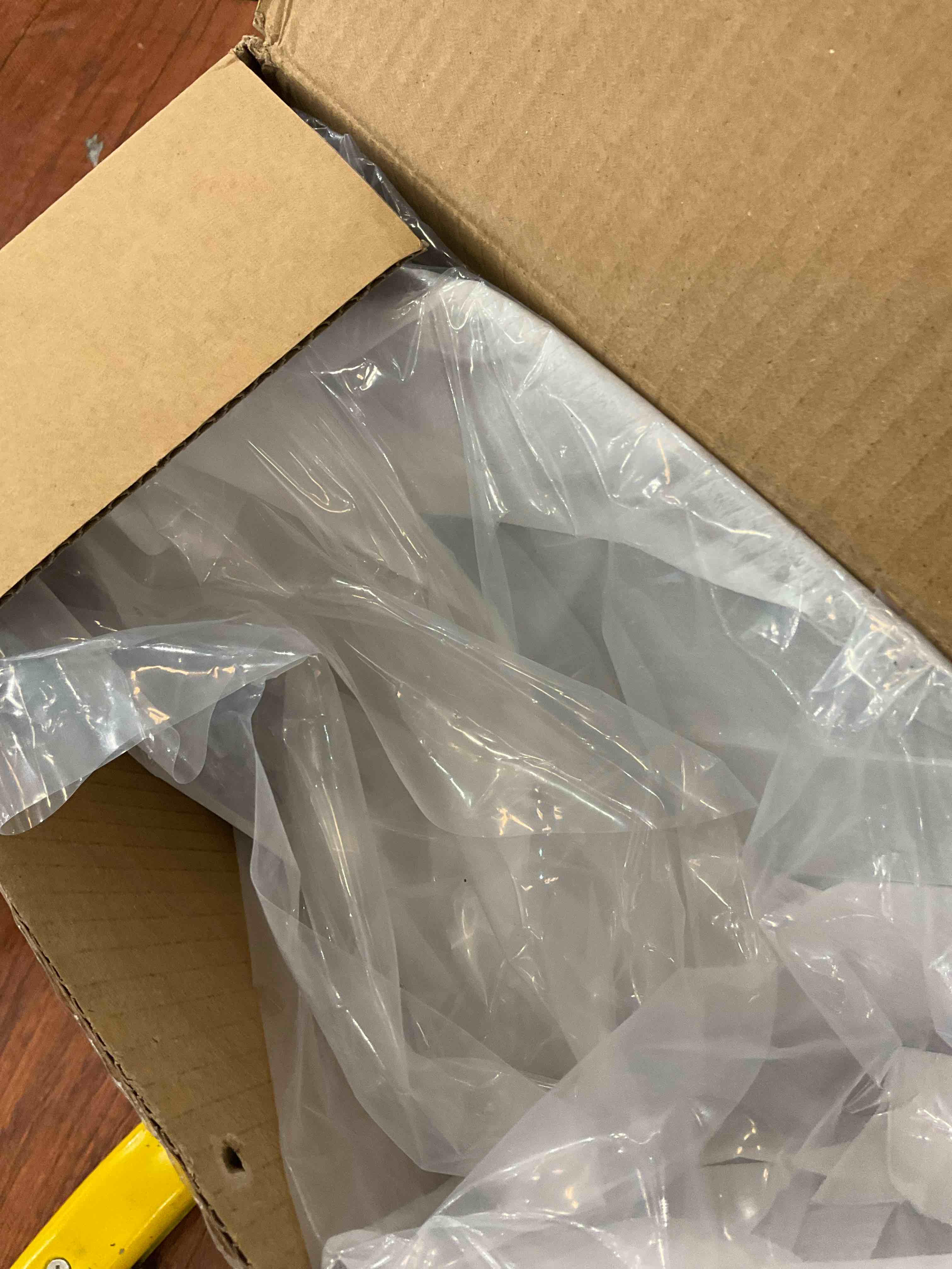 https://s3.amazonaws.com/lotting-images-prod/BargainHunt/EXS01386516_1718126501574.jpeg
