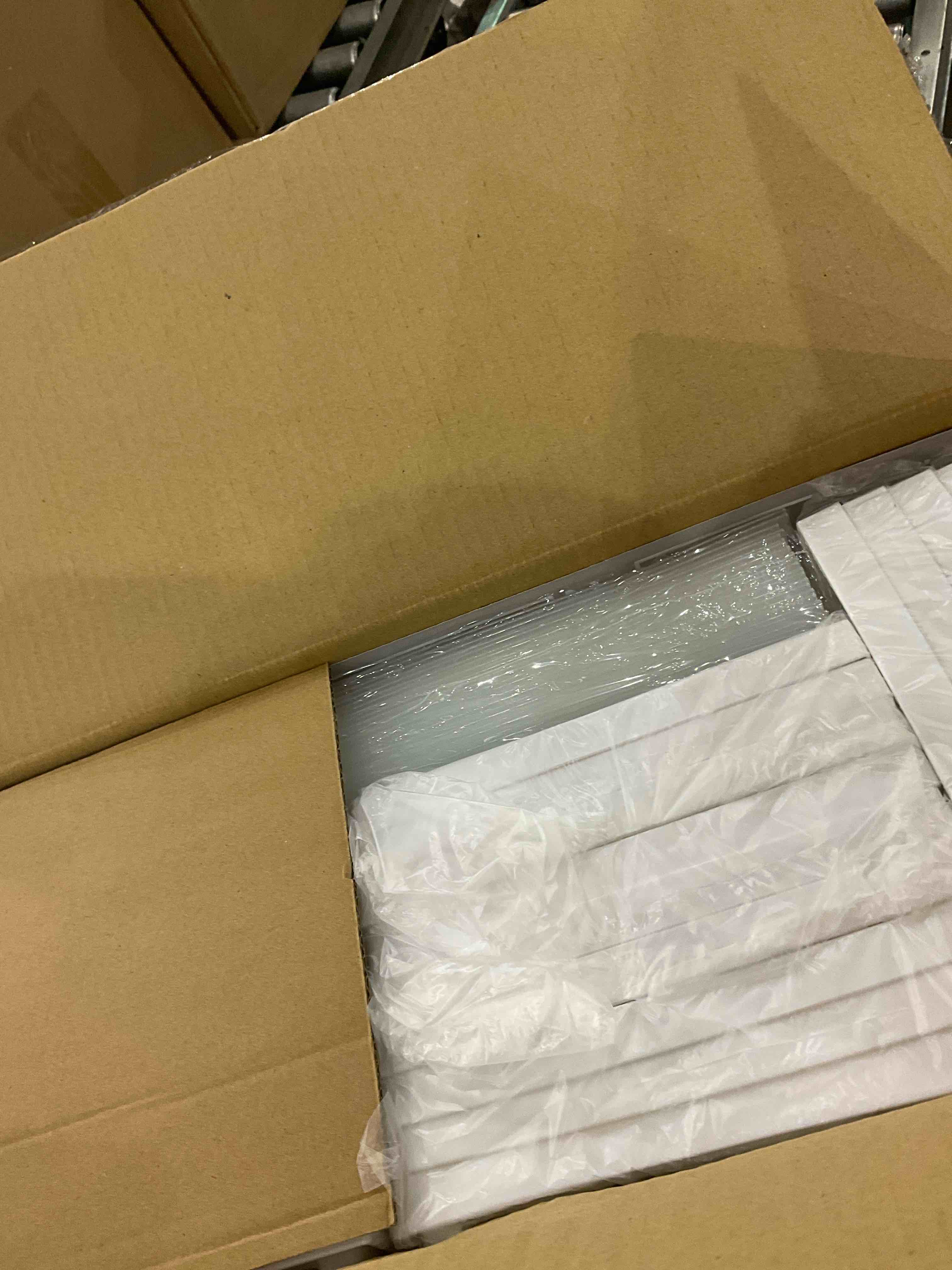 https://s3.amazonaws.com/lotting-images-prod/BargainHunt/EXS01386561_1718191916001.jpeg