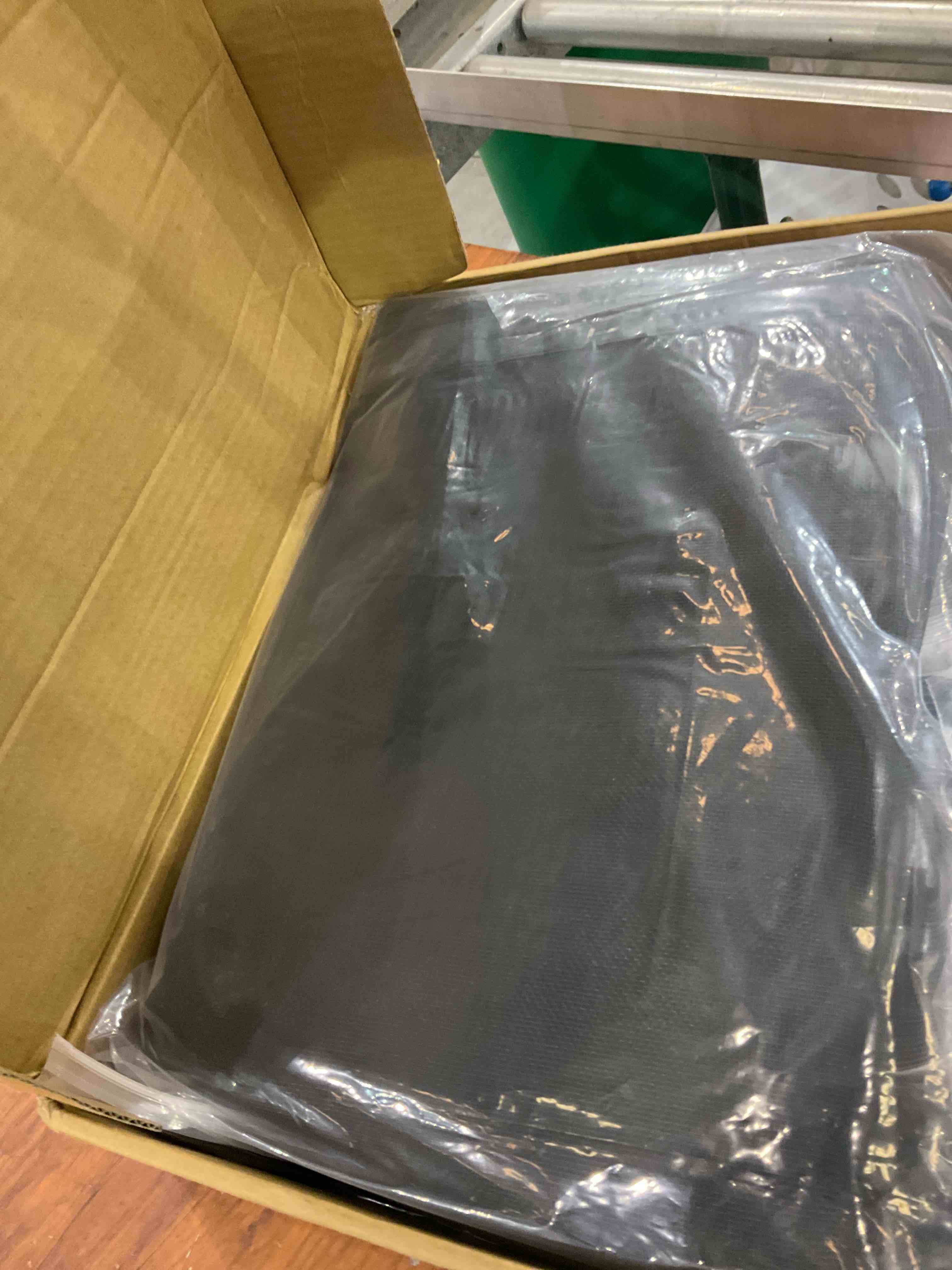 https://s3.amazonaws.com/lotting-images-prod/BargainHunt/EXS01386588_1718194559130.jpeg