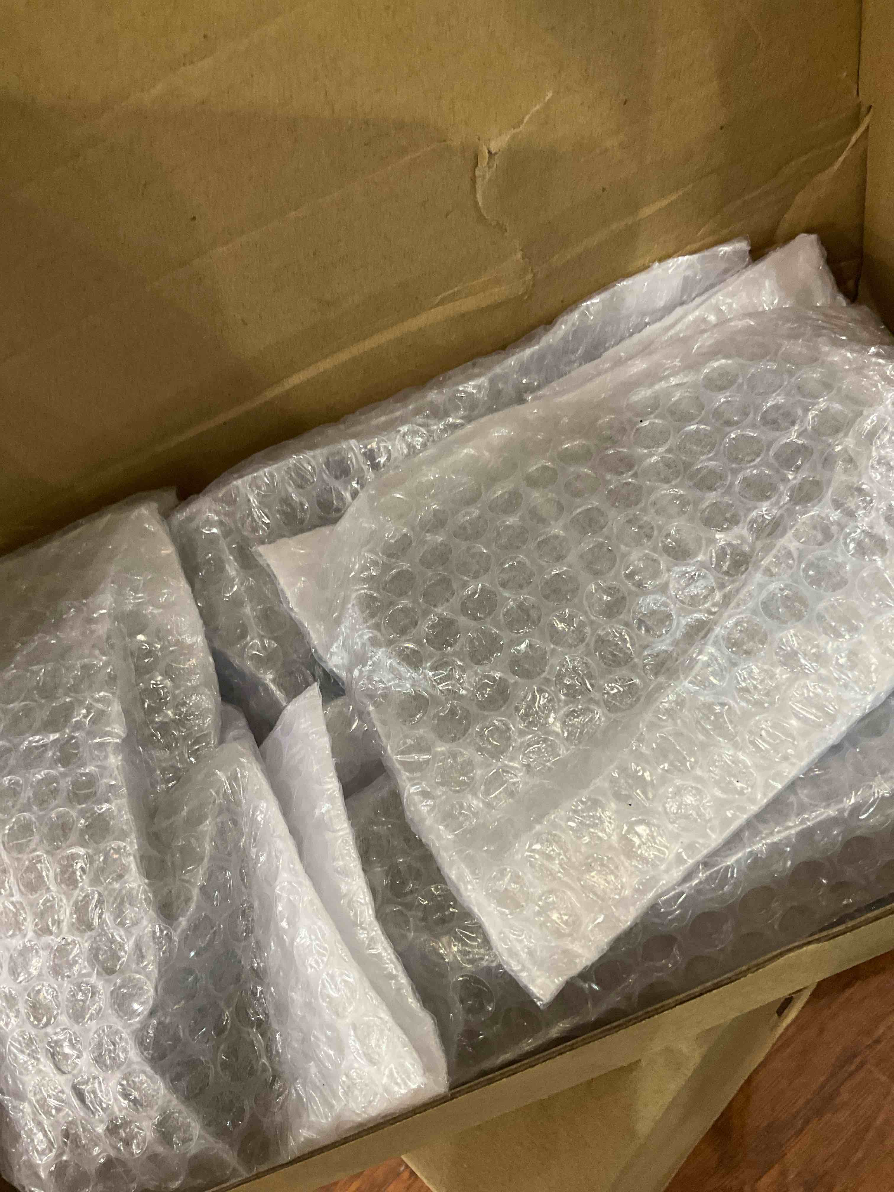 https://s3.amazonaws.com/lotting-images-prod/BargainHunt/EXS01386802_1718282914581.jpeg
