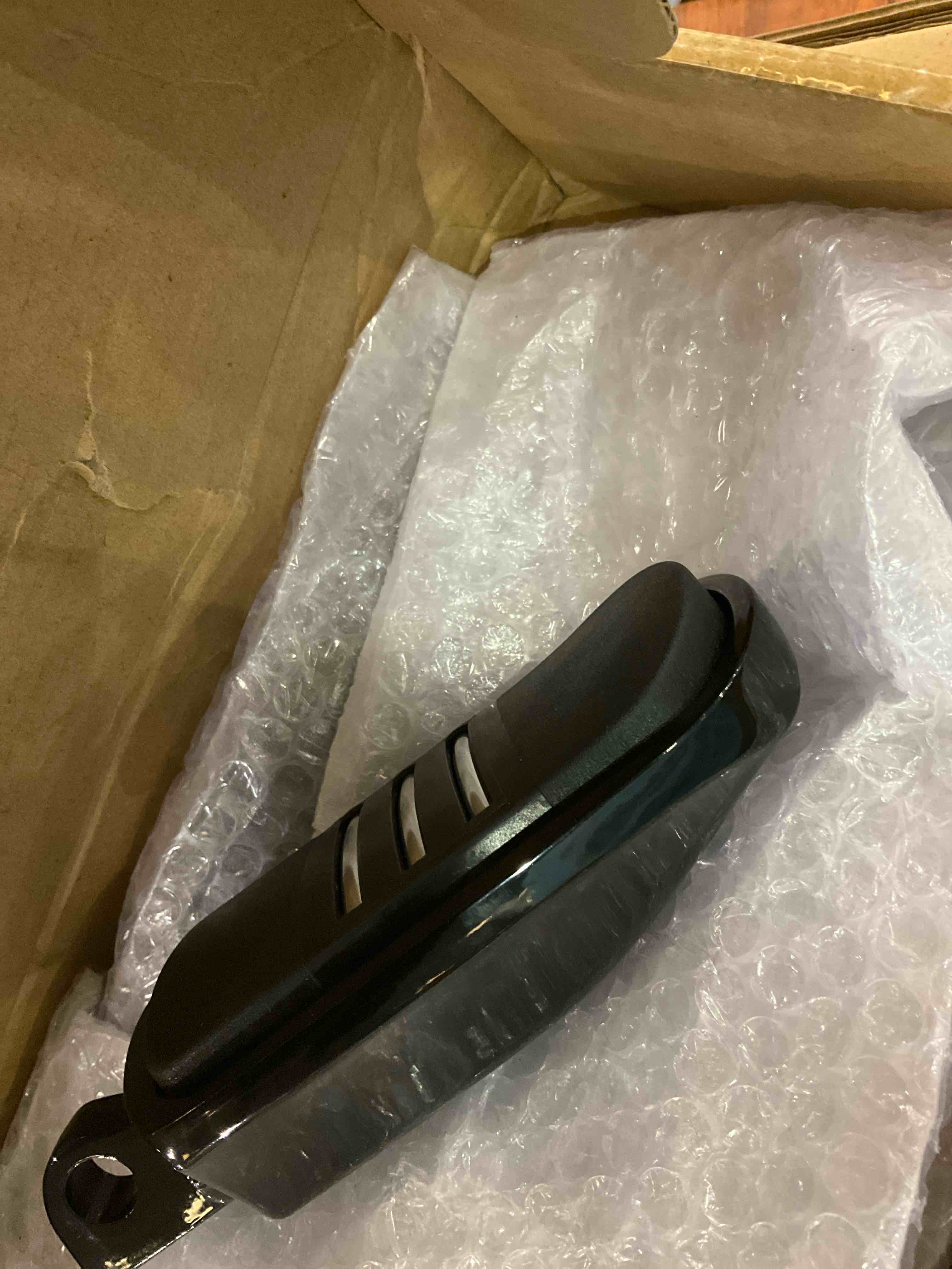 https://s3.amazonaws.com/lotting-images-prod/BargainHunt/EXS01386802_1718282931366.jpeg