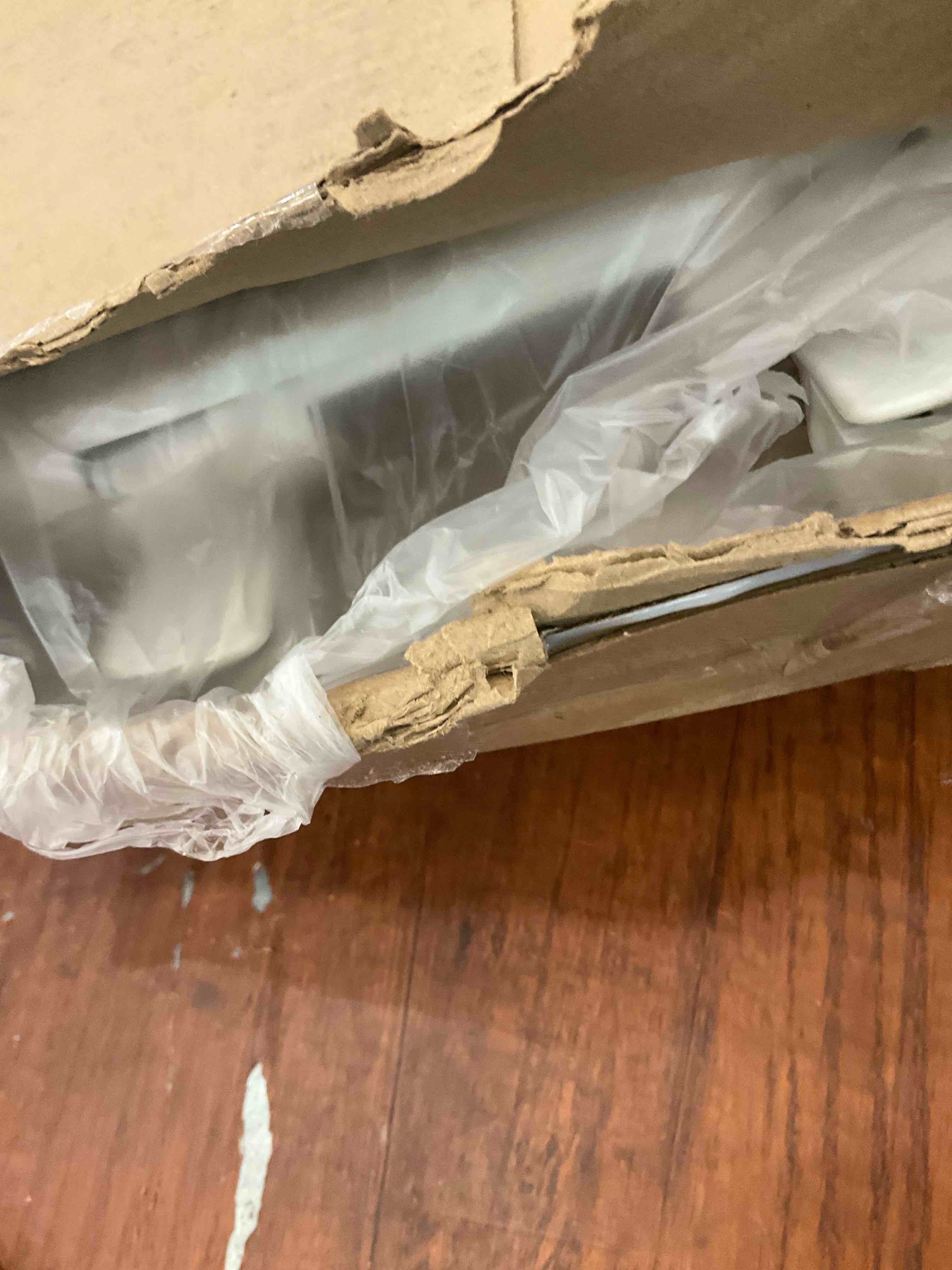 https://s3.amazonaws.com/lotting-images-prod/BargainHunt/EXS01386869_1718297638753.jpeg