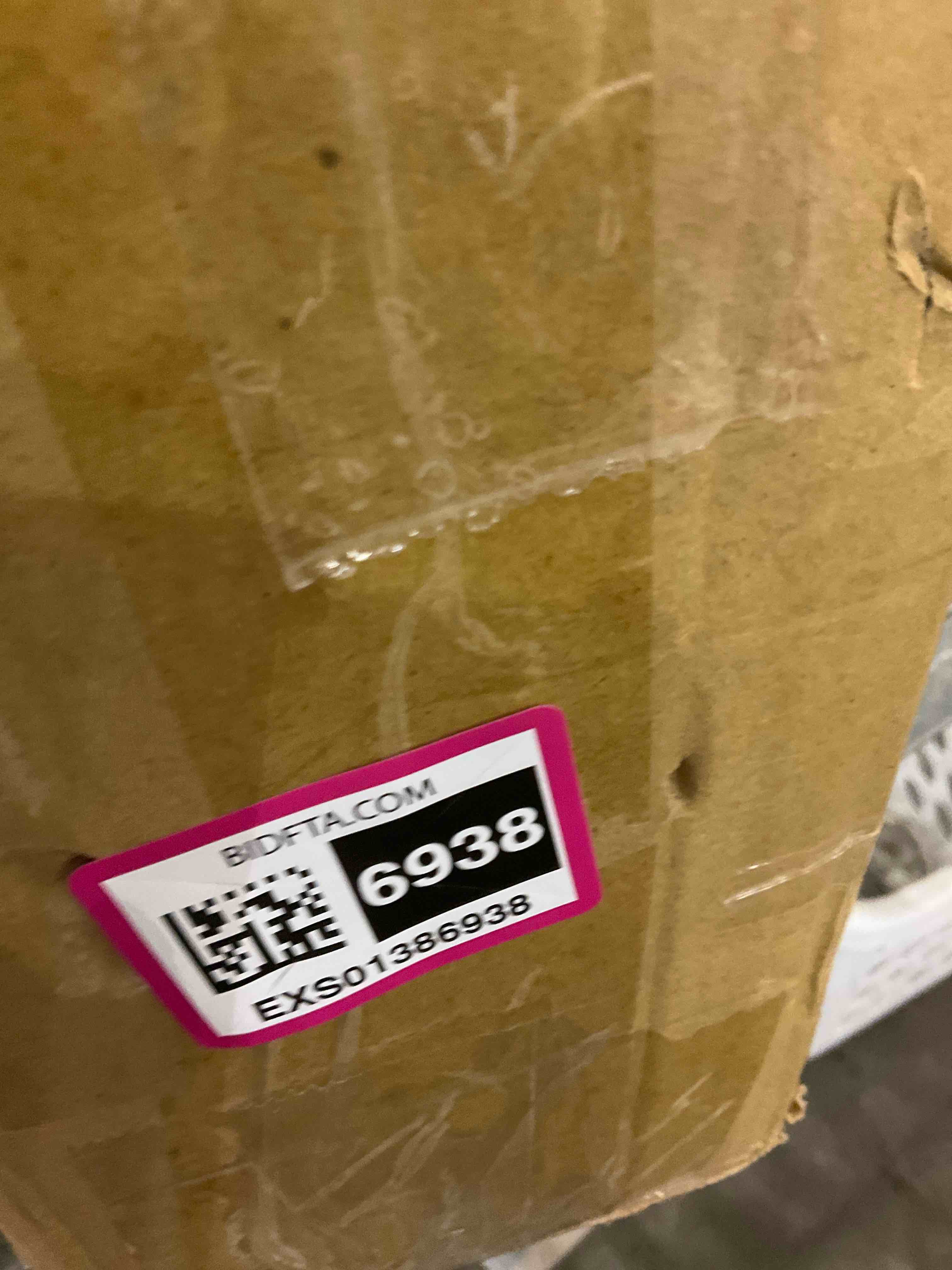 https://s3.amazonaws.com/lotting-images-prod/BargainHunt/EXS01386938_1718364924556.jpeg