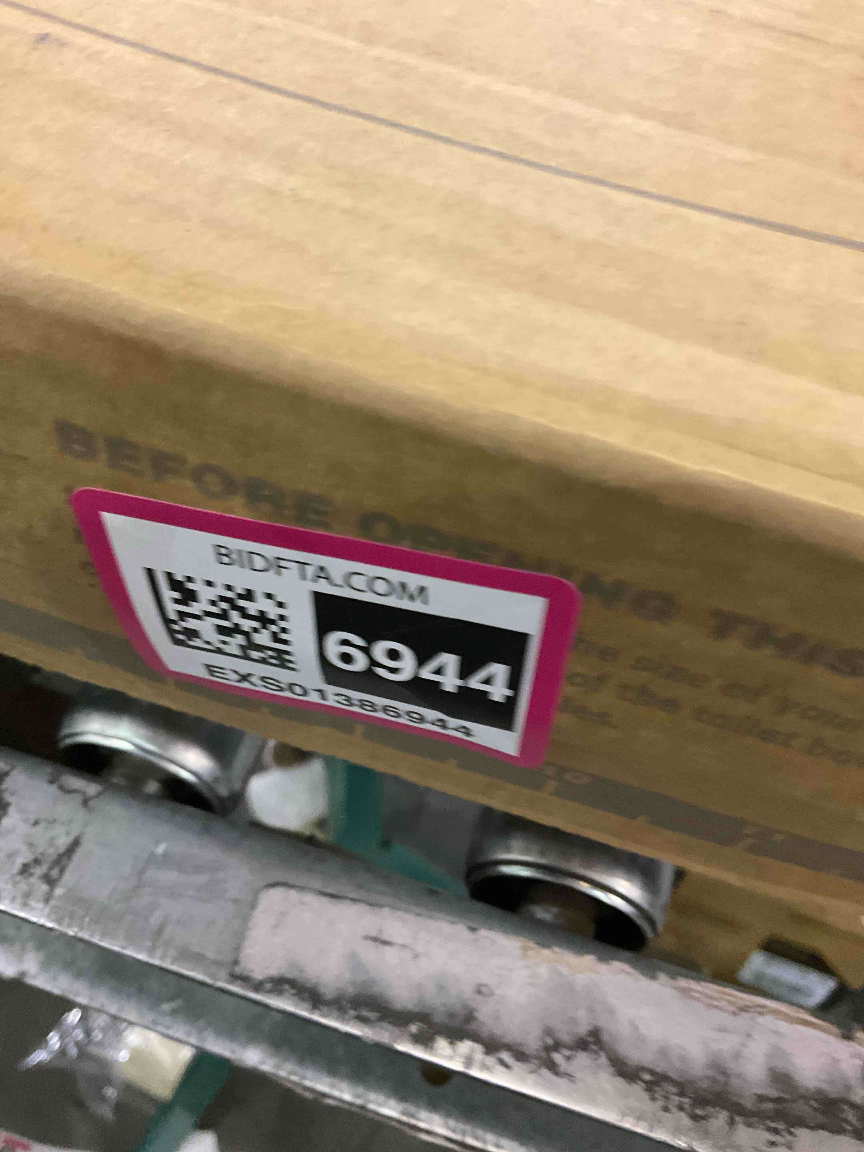 https://s3.amazonaws.com/lotting-images-prod/BargainHunt/EXS01386944_1718366374828.jpeg