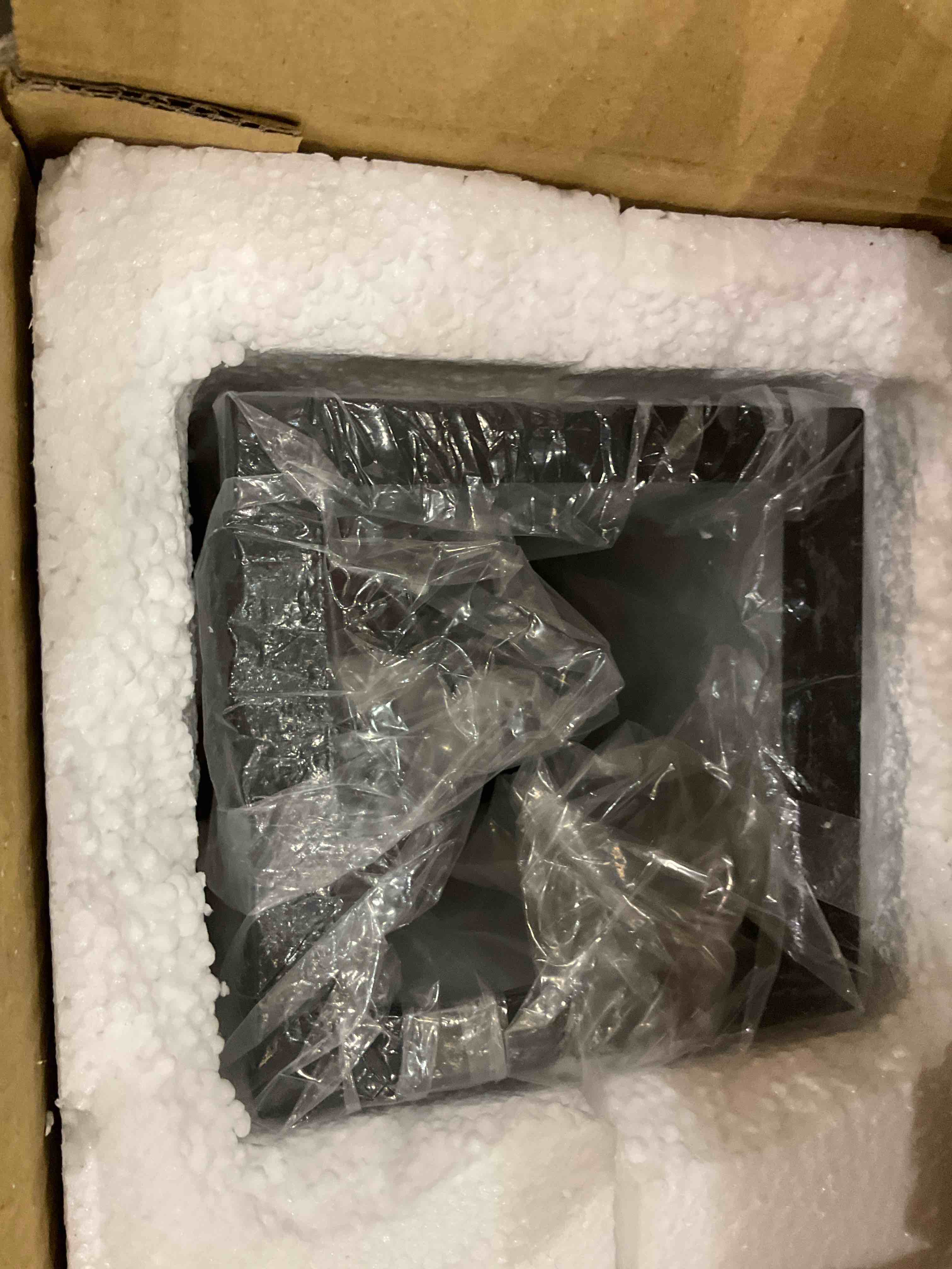 https://s3.amazonaws.com/lotting-images-prod/BargainHunt/EXS01387059_1718107047404.jpeg