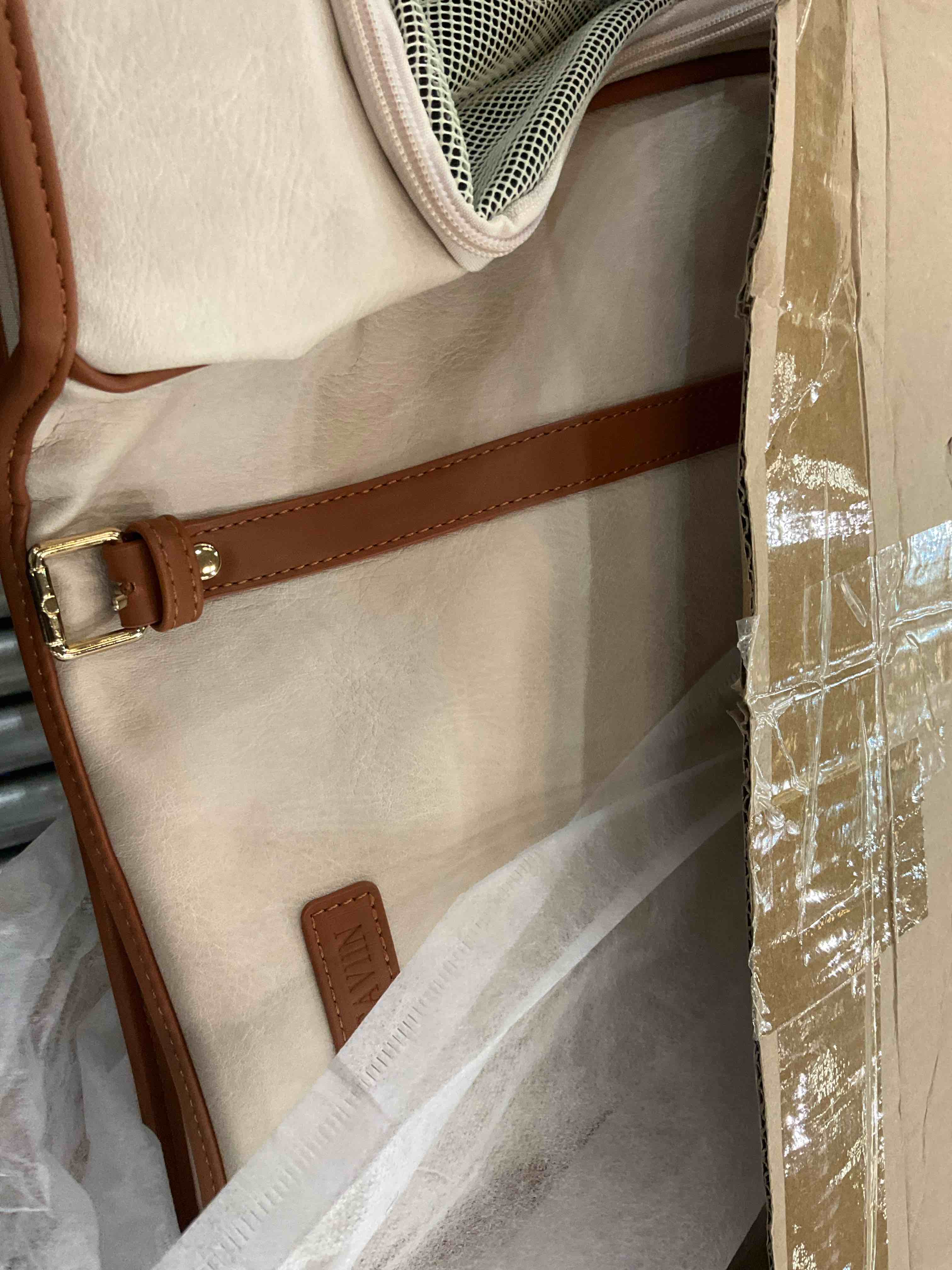 https://s3.amazonaws.com/lotting-images-prod/BargainHunt/EXS01387131_1718124774342.jpeg