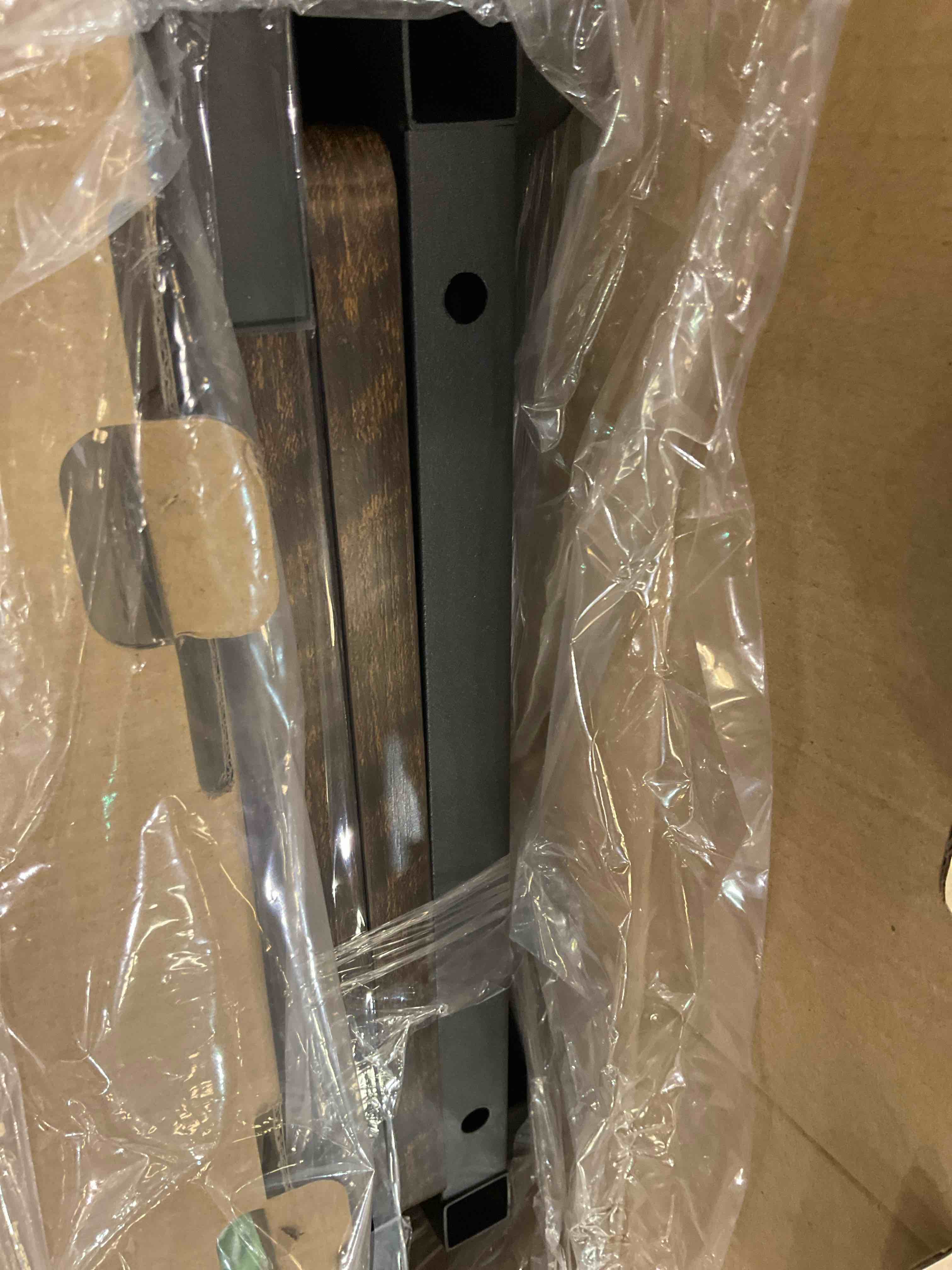 https://s3.amazonaws.com/lotting-images-prod/BargainHunt/EXS01387189_1718199726672.jpeg