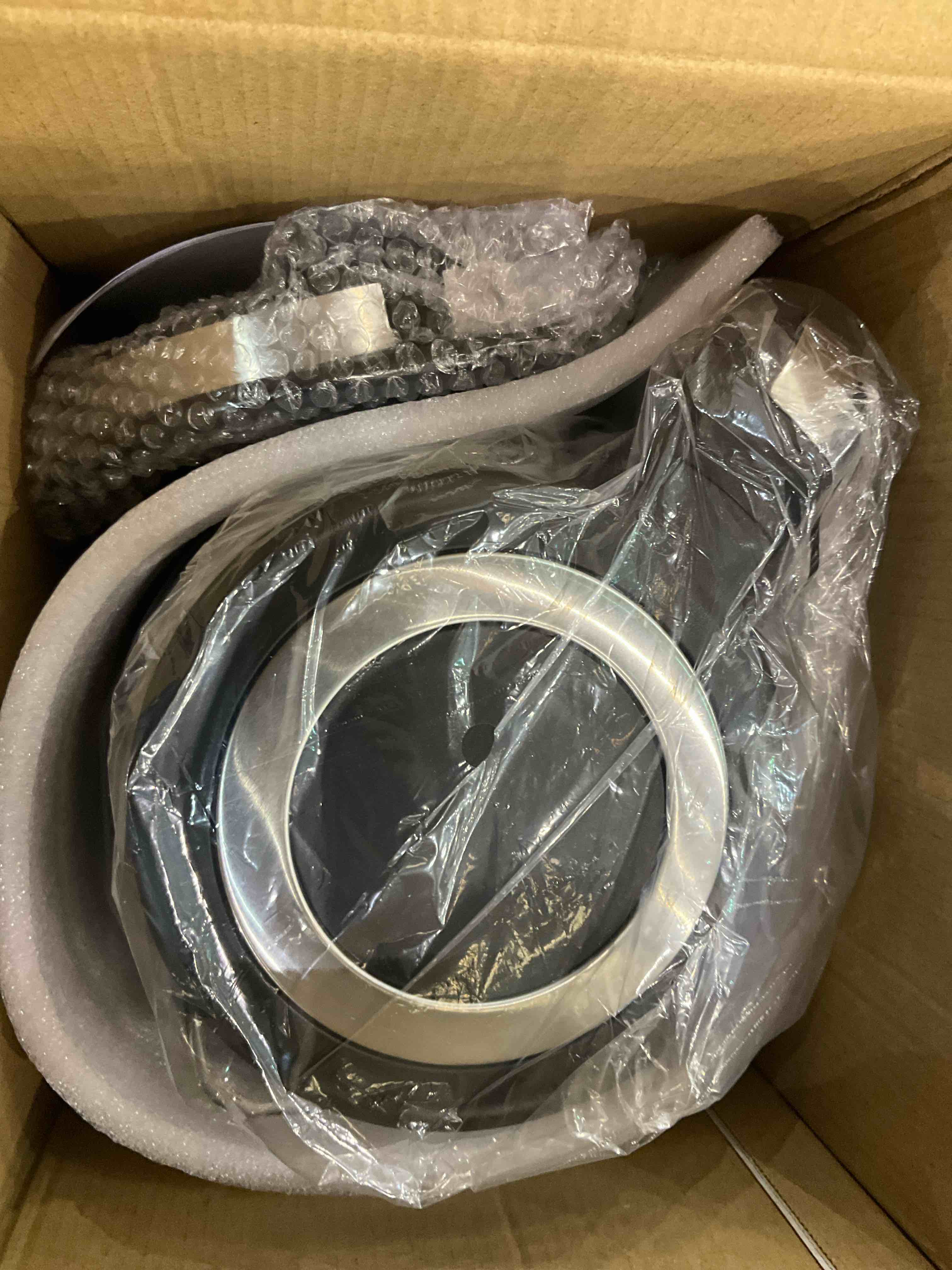 https://s3.amazonaws.com/lotting-images-prod/BargainHunt/EXS01387354_1718364923665.jpeg