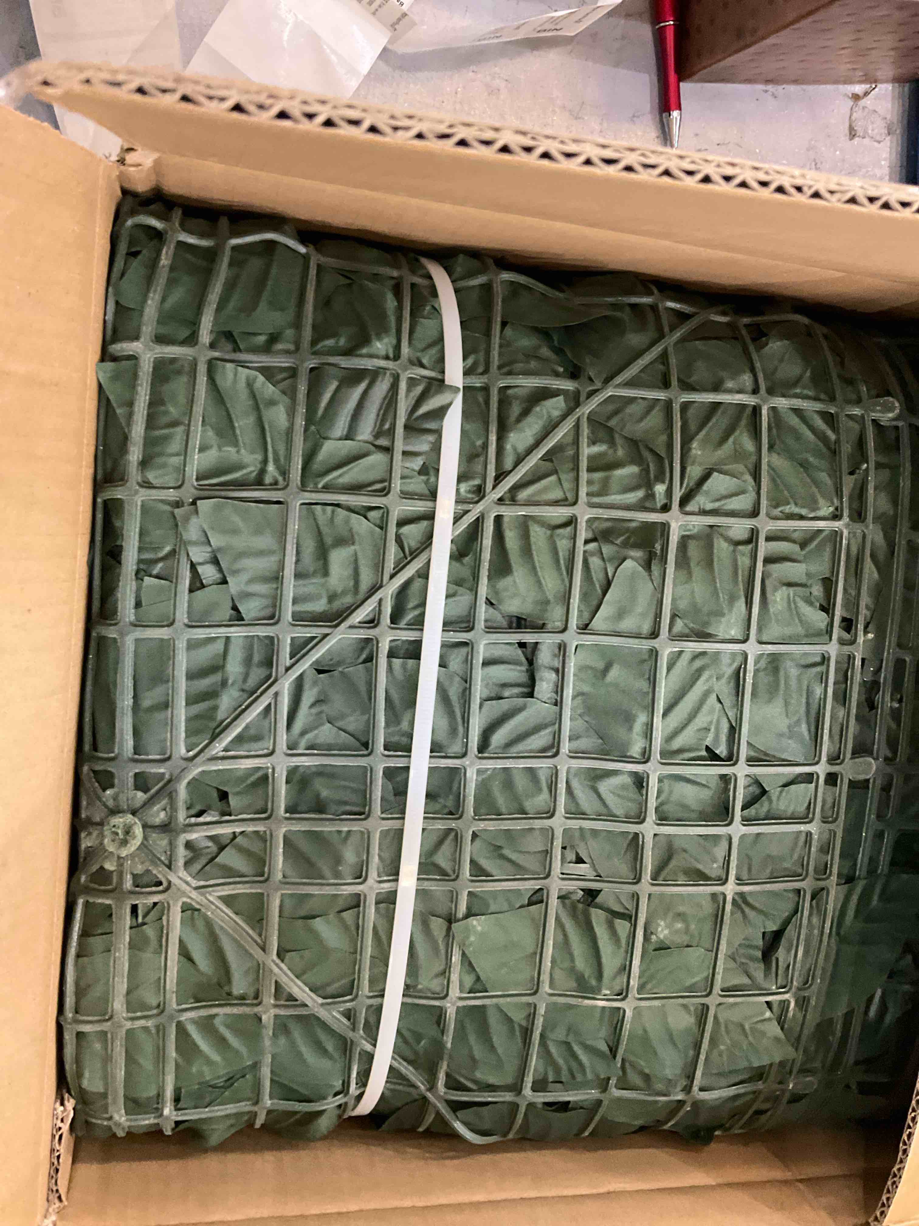 https://s3.amazonaws.com/lotting-images-prod/BargainHunt/EXS01387418_1718378187219.jpeg