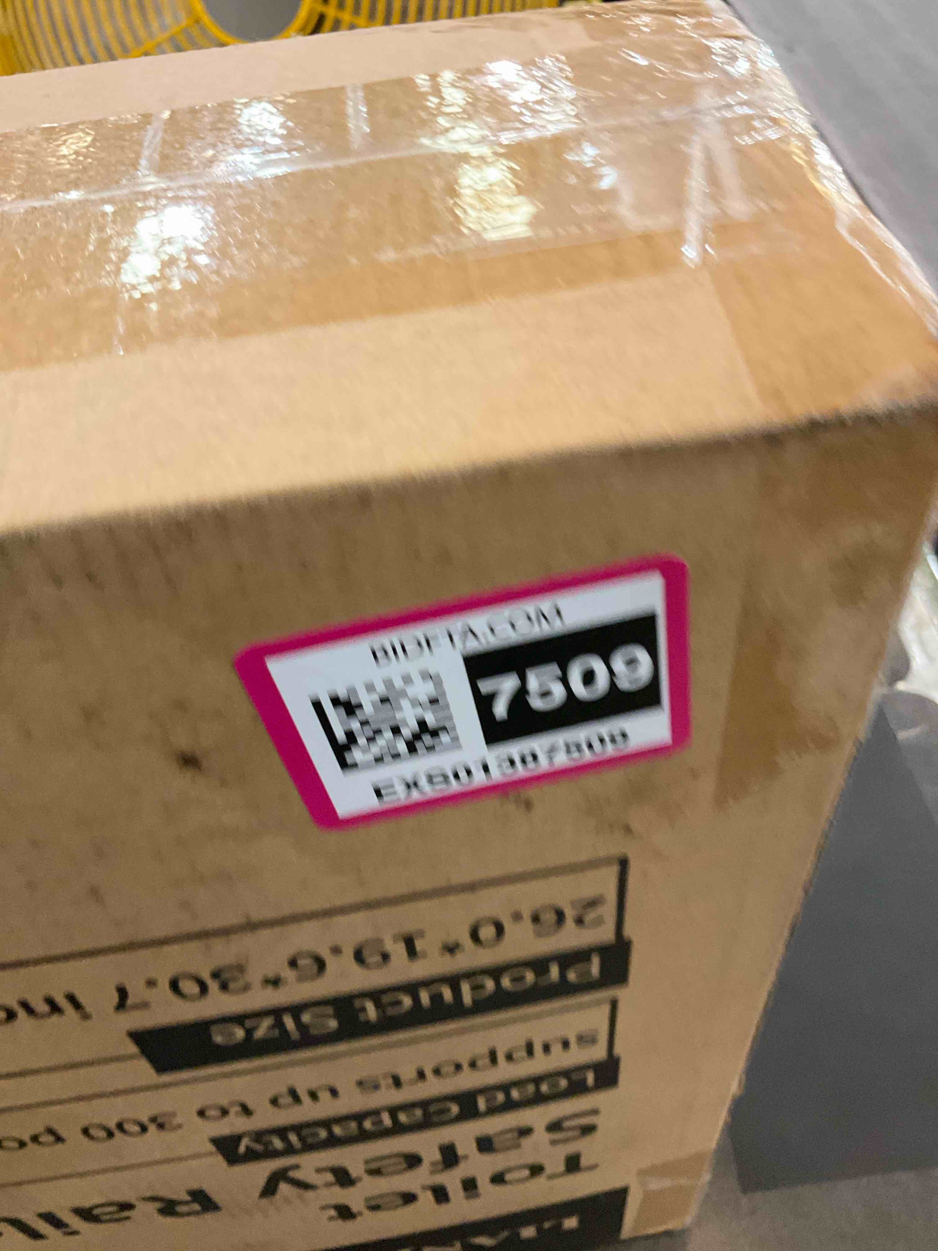 https://s3.amazonaws.com/lotting-images-prod/BargainHunt/EXS01387509_1718379492716.jpeg