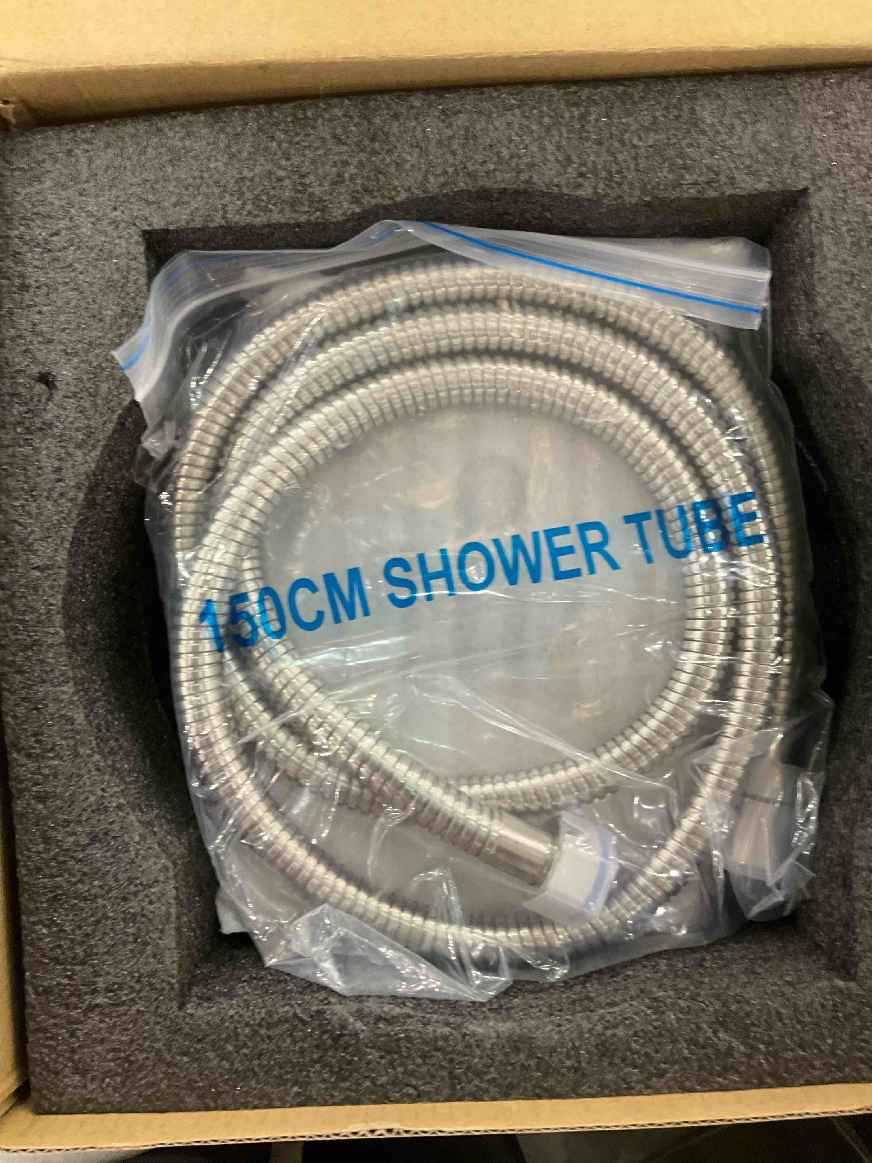 https://s3.amazonaws.com/lotting-images-prod/BargainHunt/EXS01387567_1718628662953.jpeg