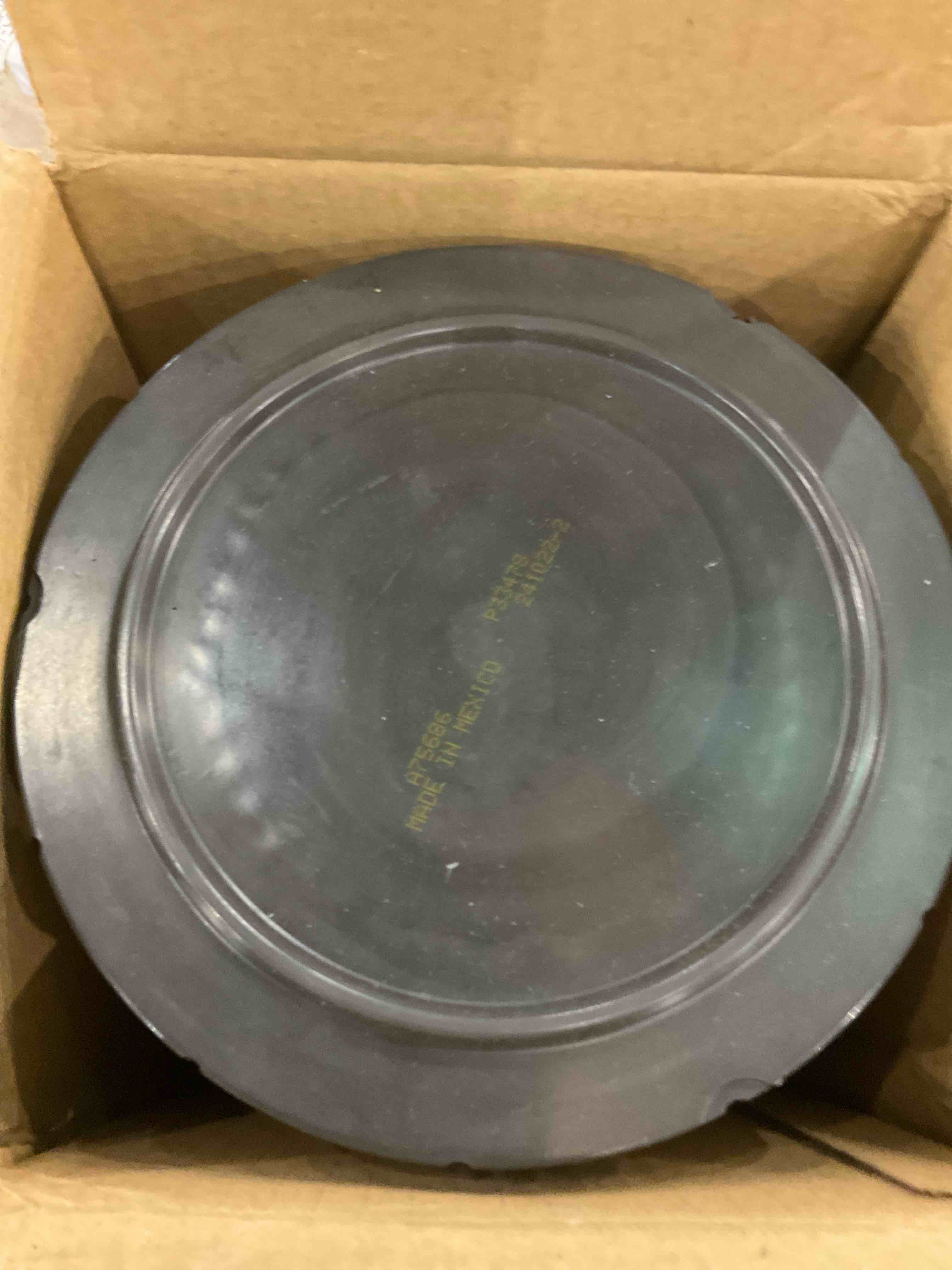 https://s3.amazonaws.com/lotting-images-prod/BargainHunt/EXS01387661_1718711665540.jpeg