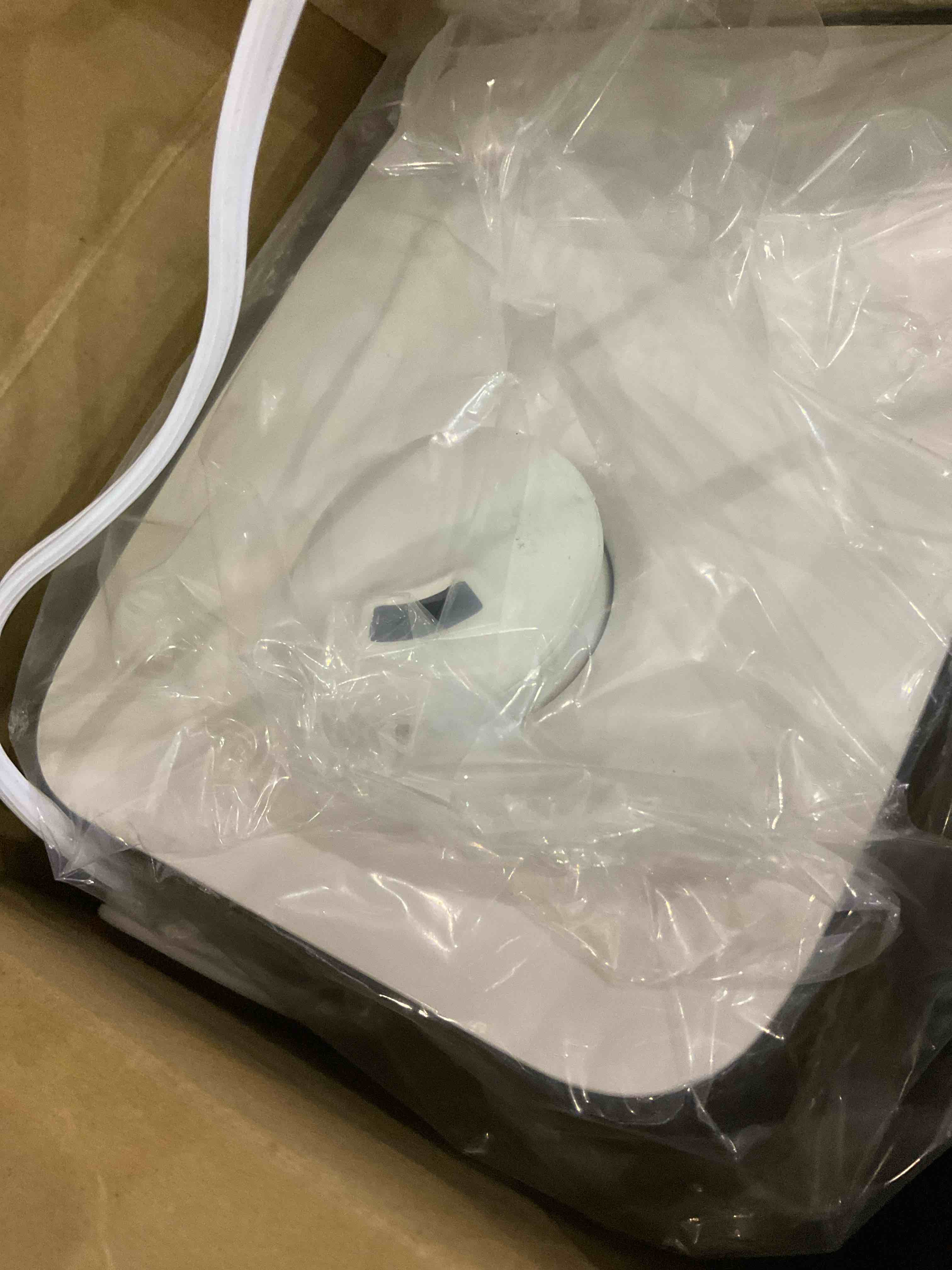 https://s3.amazonaws.com/lotting-images-prod/BargainHunt/EXS01388122_1721649206339.jpeg