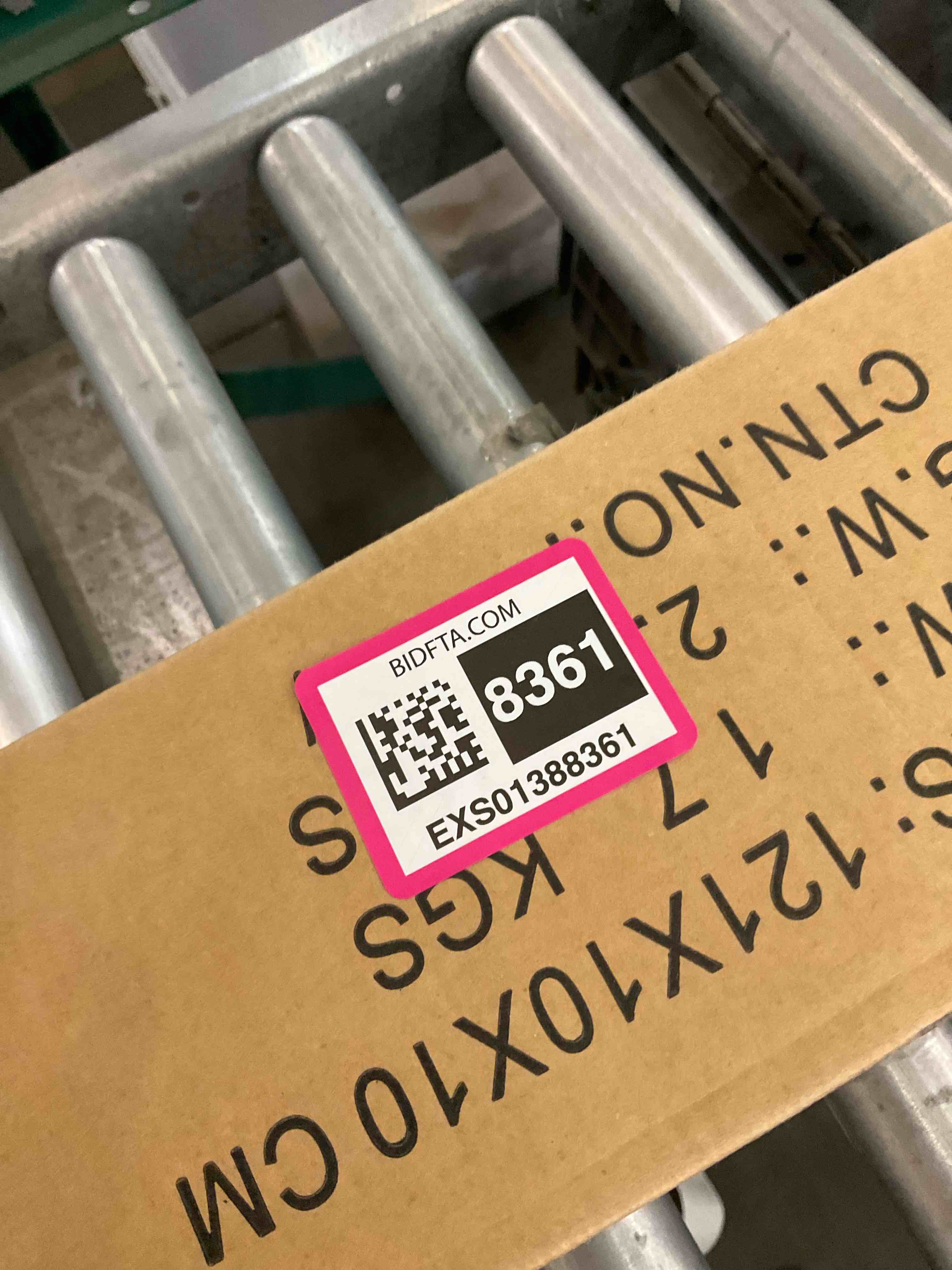 https://s3.amazonaws.com/lotting-images-prod/BargainHunt/EXS01388361_1721755823829.jpeg