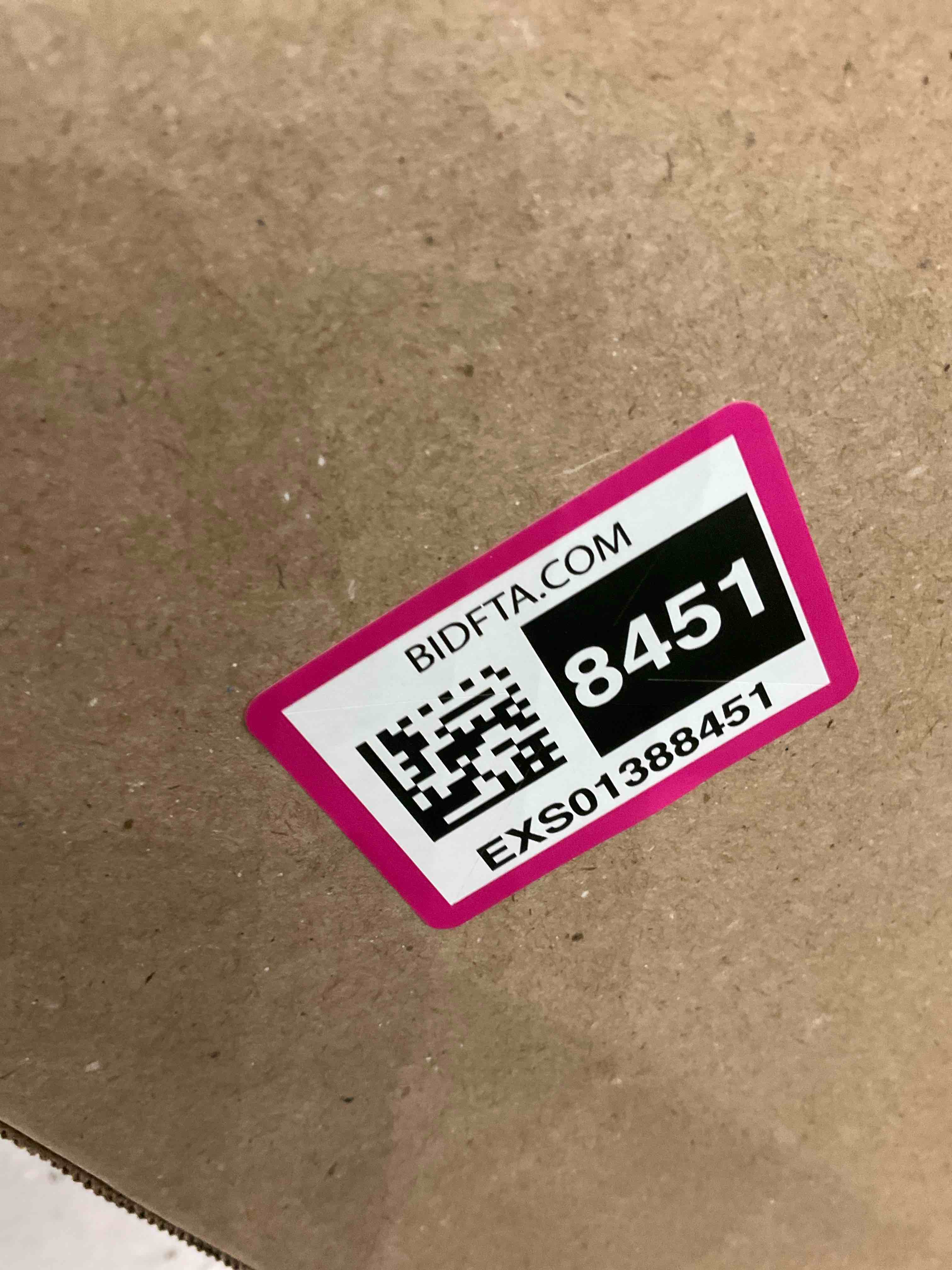 https://s3.amazonaws.com/lotting-images-prod/BargainHunt/EXS01388451_1721835312821.jpeg