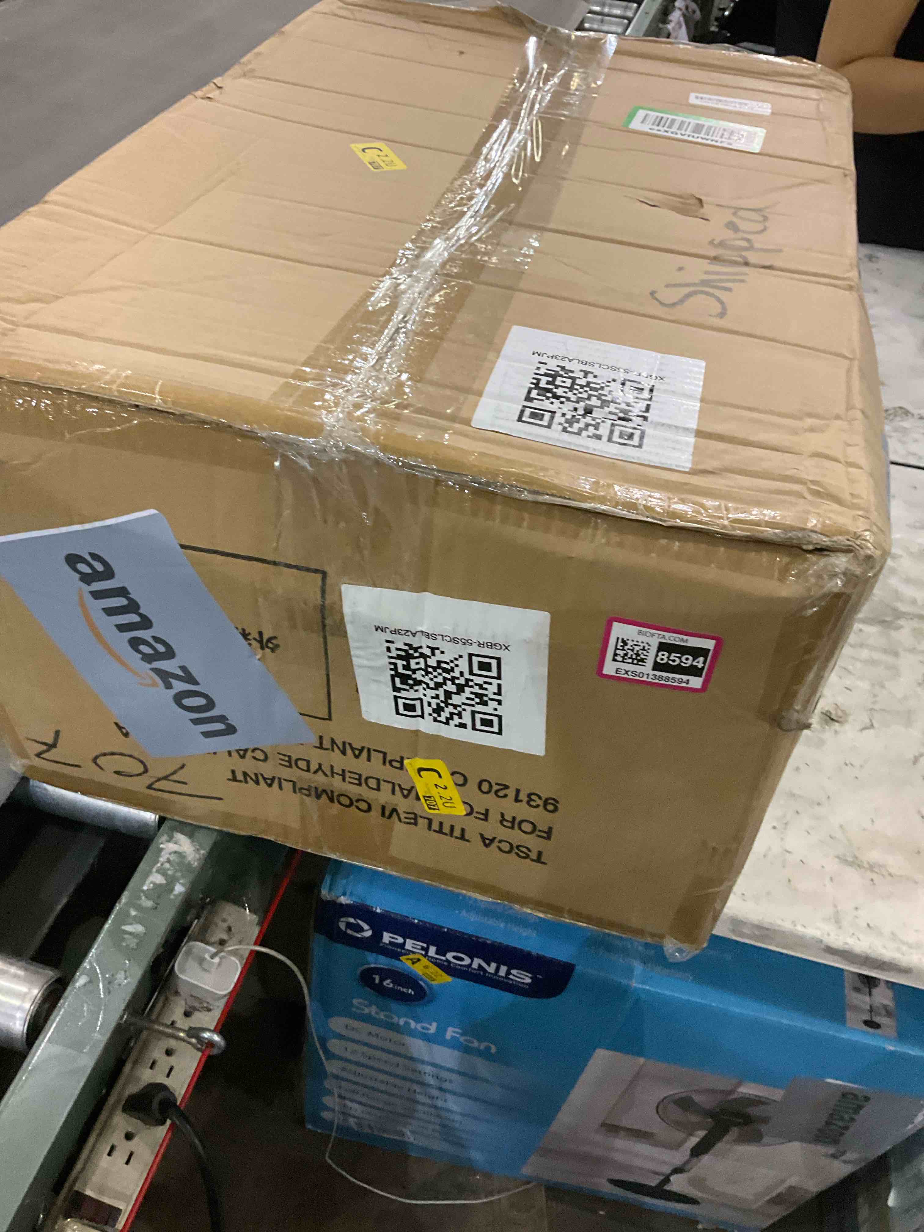 https://s3.amazonaws.com/lotting-images-prod/BargainHunt/EXS01388594_1718108138103.jpeg