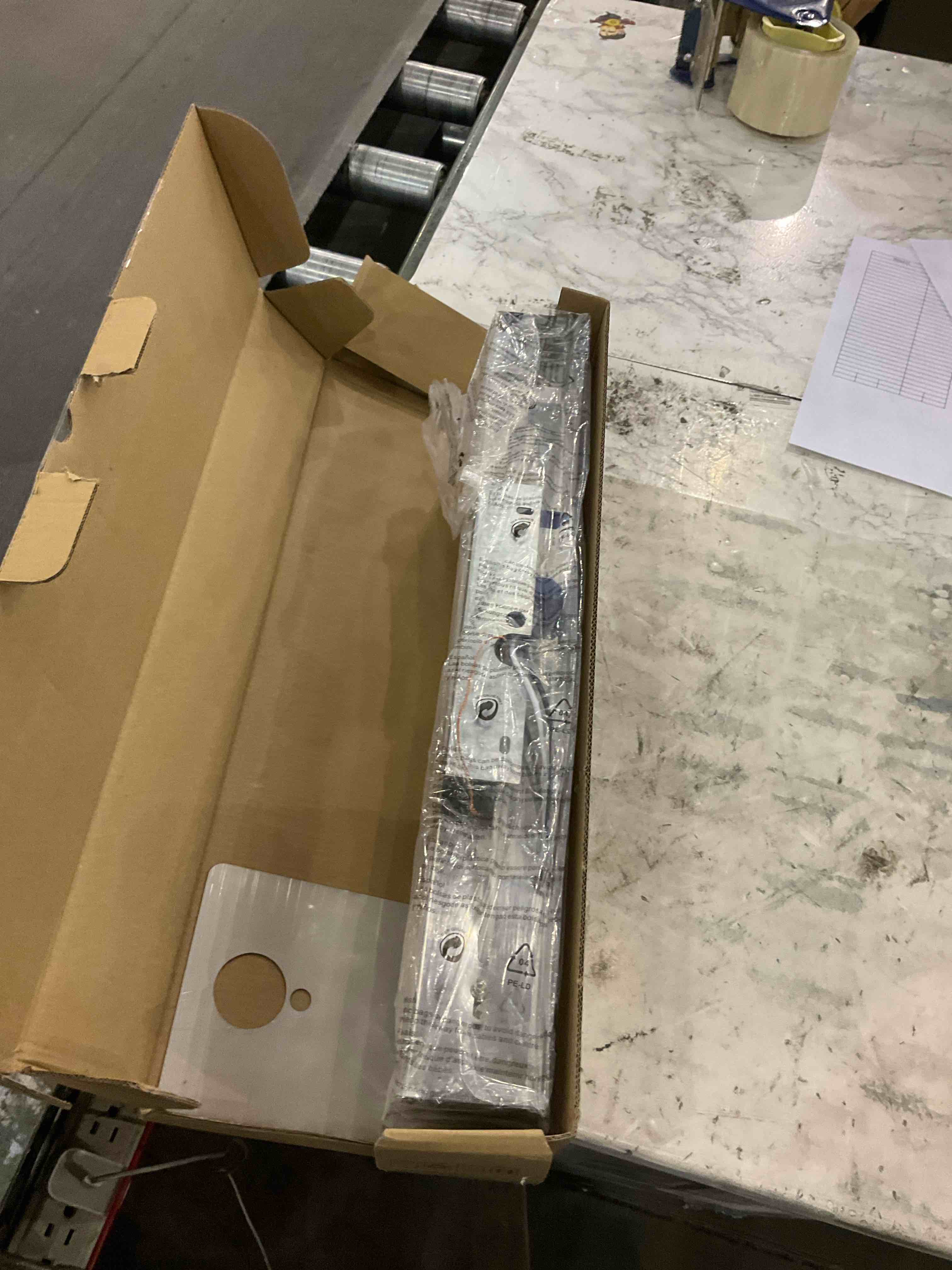 https://s3.amazonaws.com/lotting-images-prod/BargainHunt/EXS01388656_1718191632987.jpeg