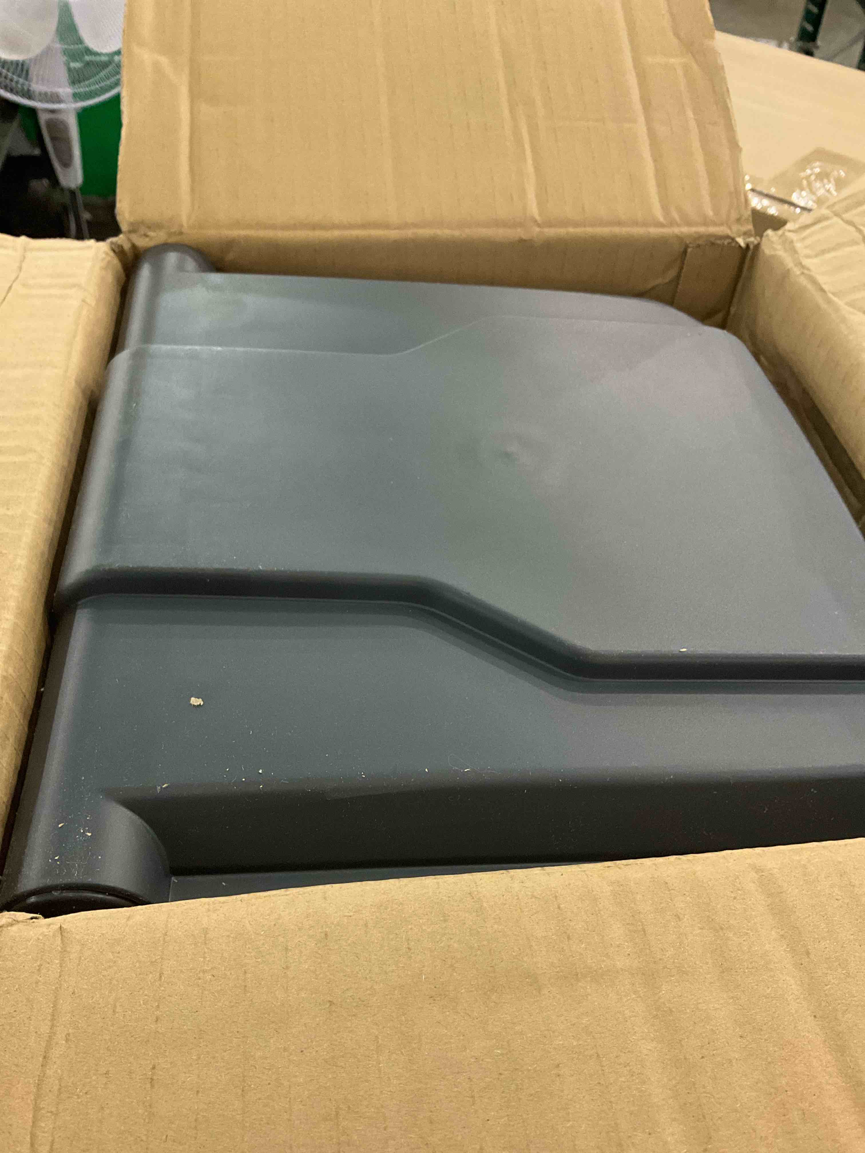 https://s3.amazonaws.com/lotting-images-prod/BargainHunt/EXS01389106_1721934240197.jpeg