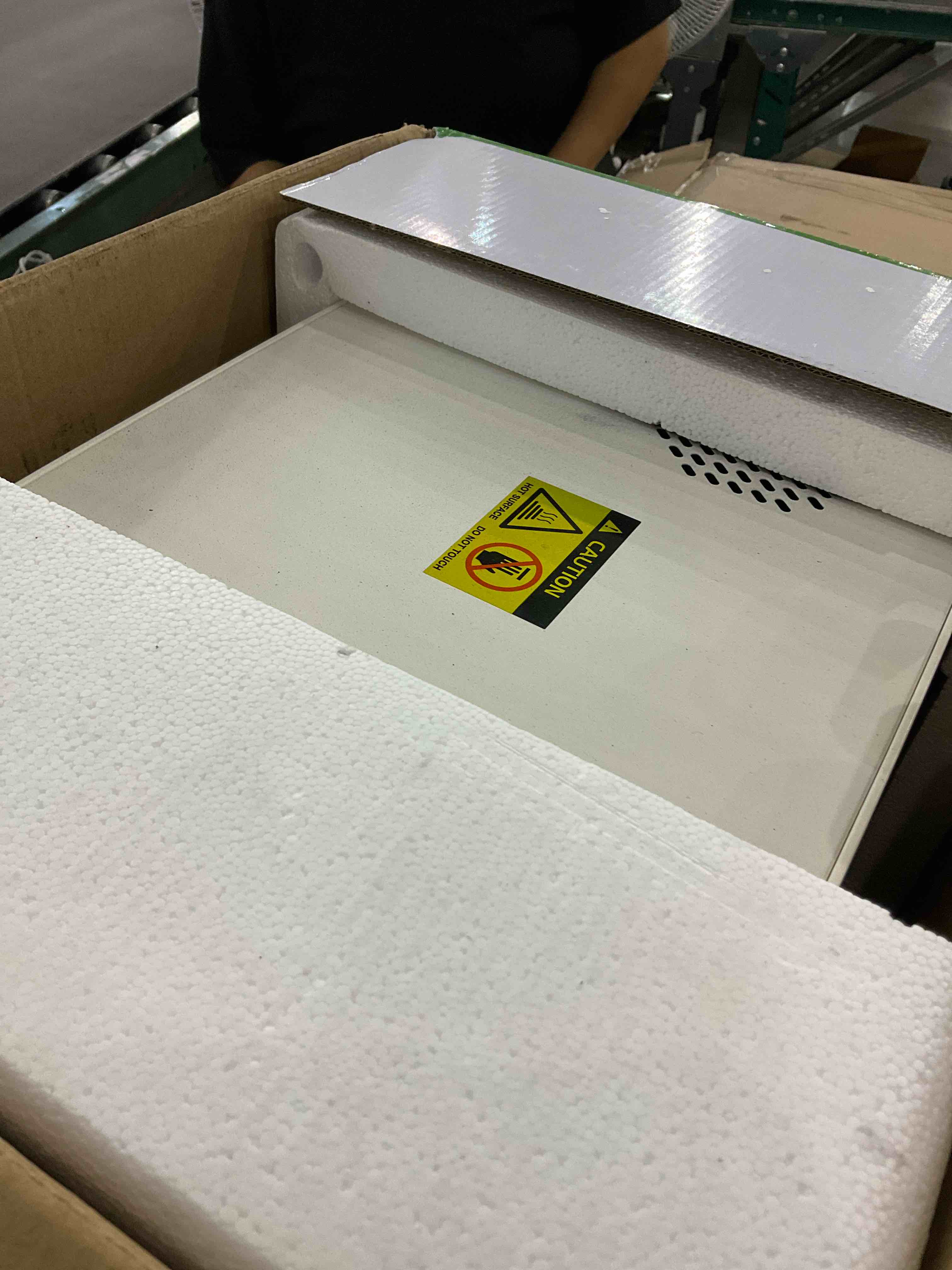 https://s3.amazonaws.com/lotting-images-prod/BargainHunt/EXS01389116_1721992908376.jpeg