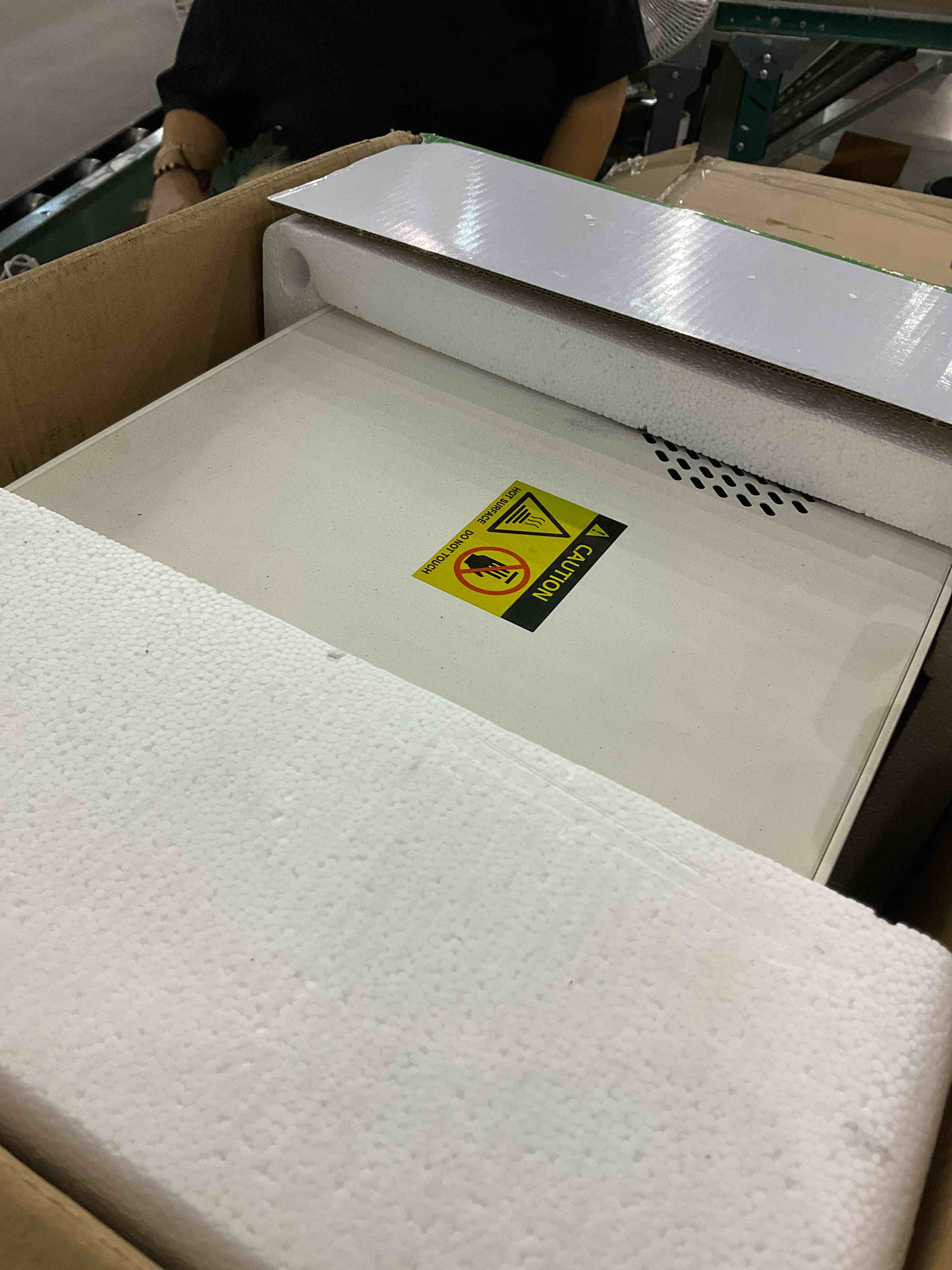 https://s3.amazonaws.com/lotting-images-prod/BargainHunt/EXS01389116_1721992909400.jpeg