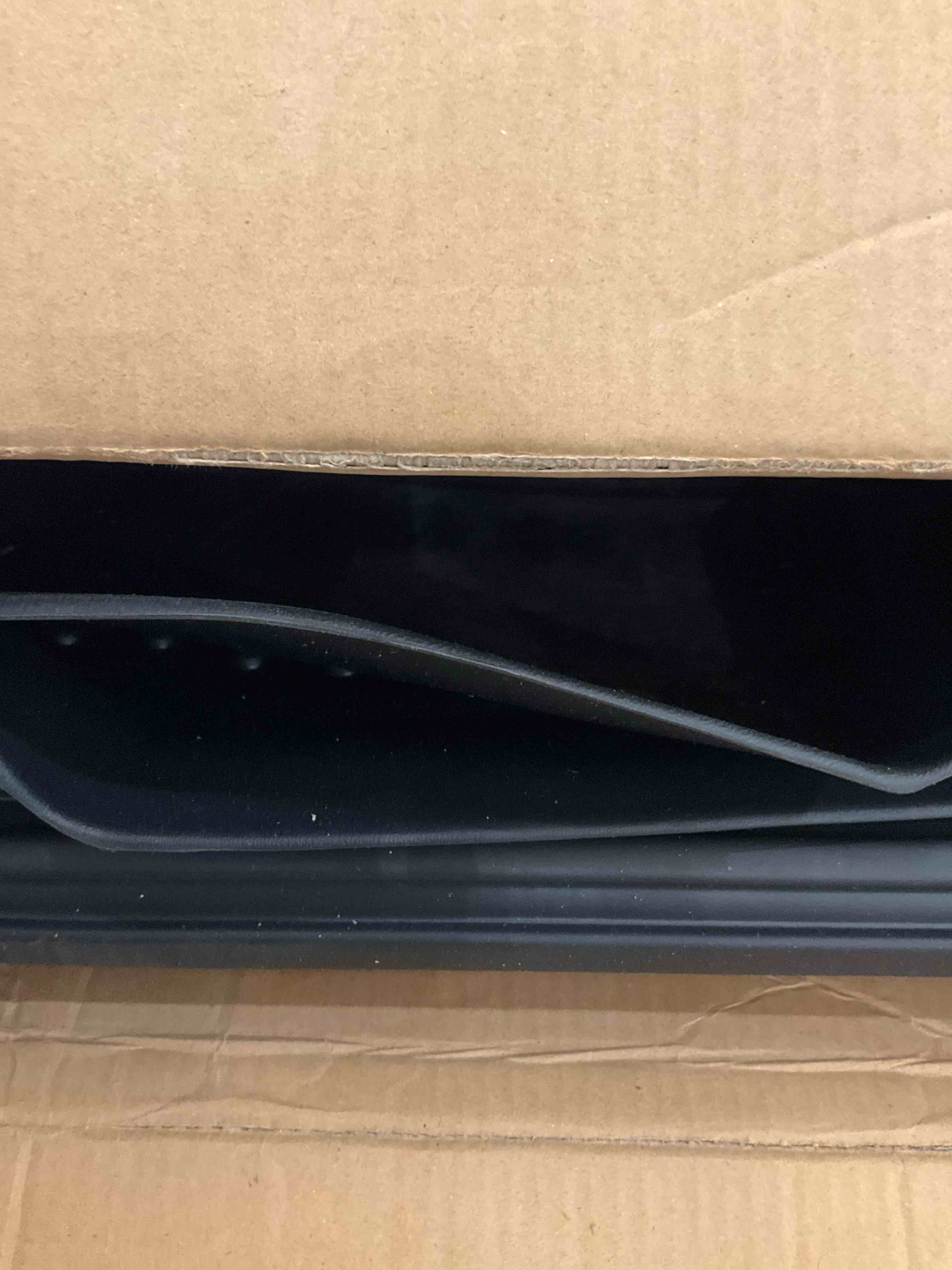 https://s3.amazonaws.com/lotting-images-prod/BargainHunt/EXS01389282_1722273415478.jpeg