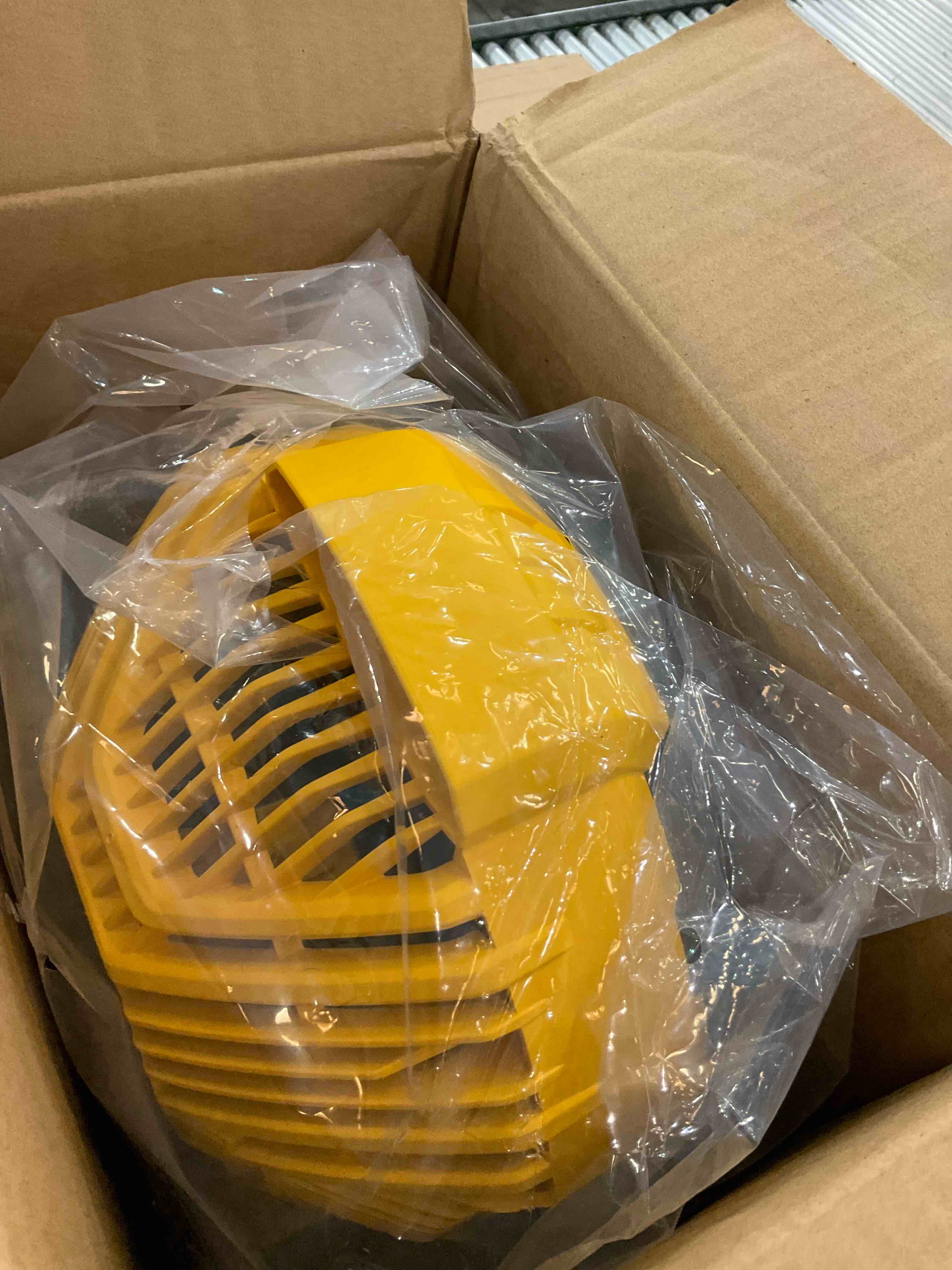 https://s3.amazonaws.com/lotting-images-prod/BargainHunt/EXS01389404_1722352907111.jpeg
