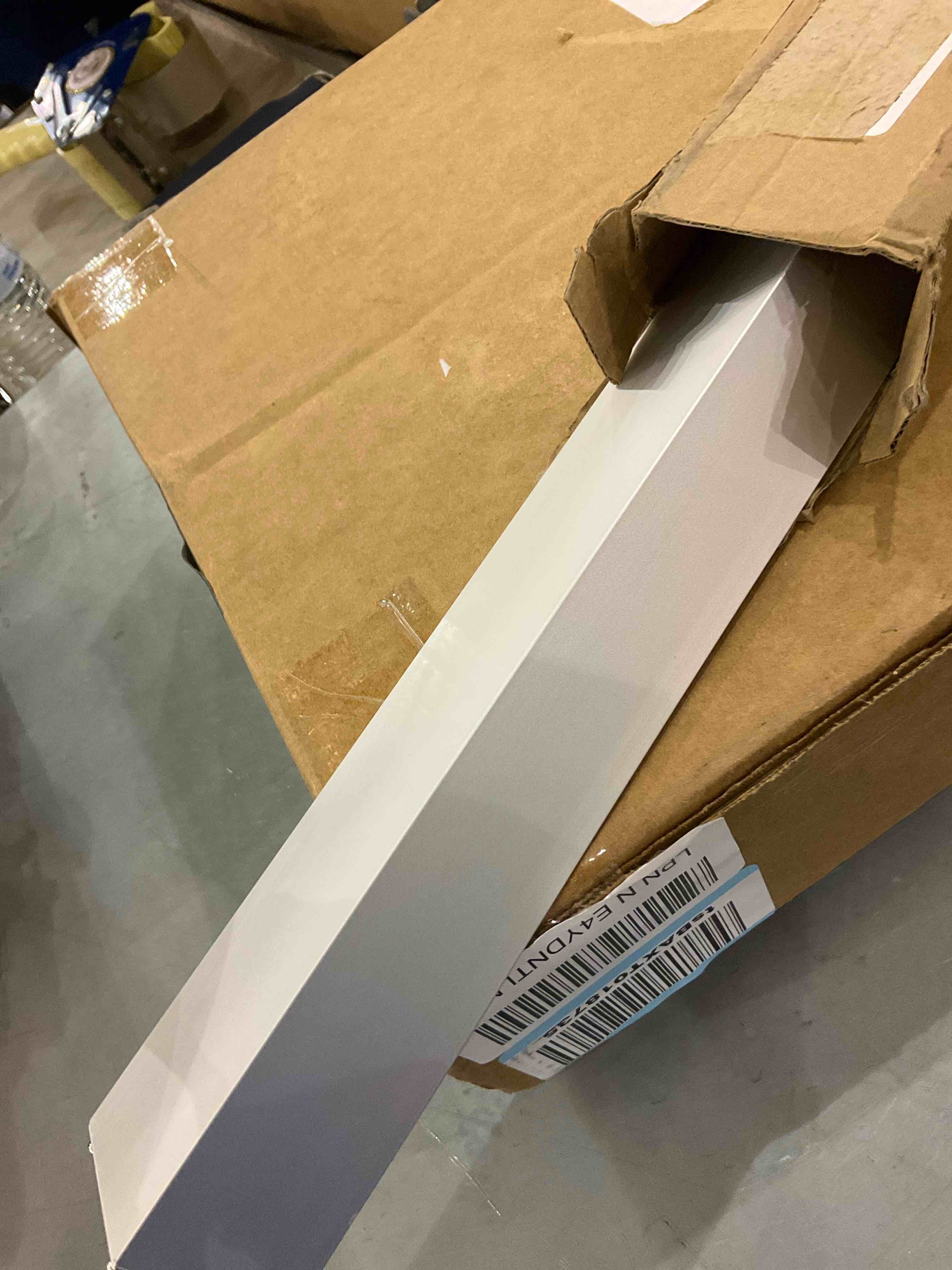 https://s3.amazonaws.com/lotting-images-prod/BargainHunt/EXS01389477_1722428166632.jpeg