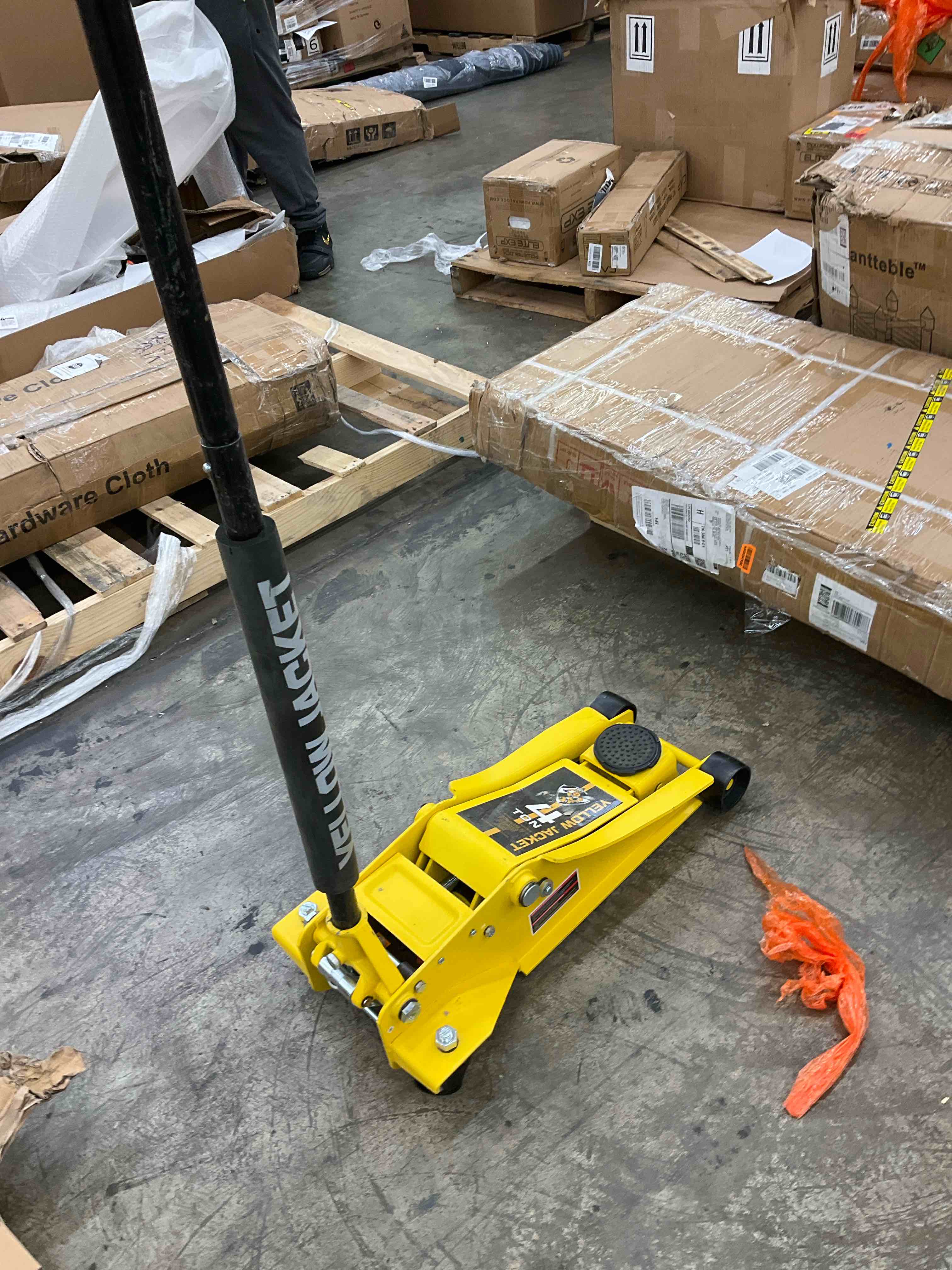 https://s3.amazonaws.com/lotting-images-prod/BargainHunt/EXS01392605_1723740414628.jpeg