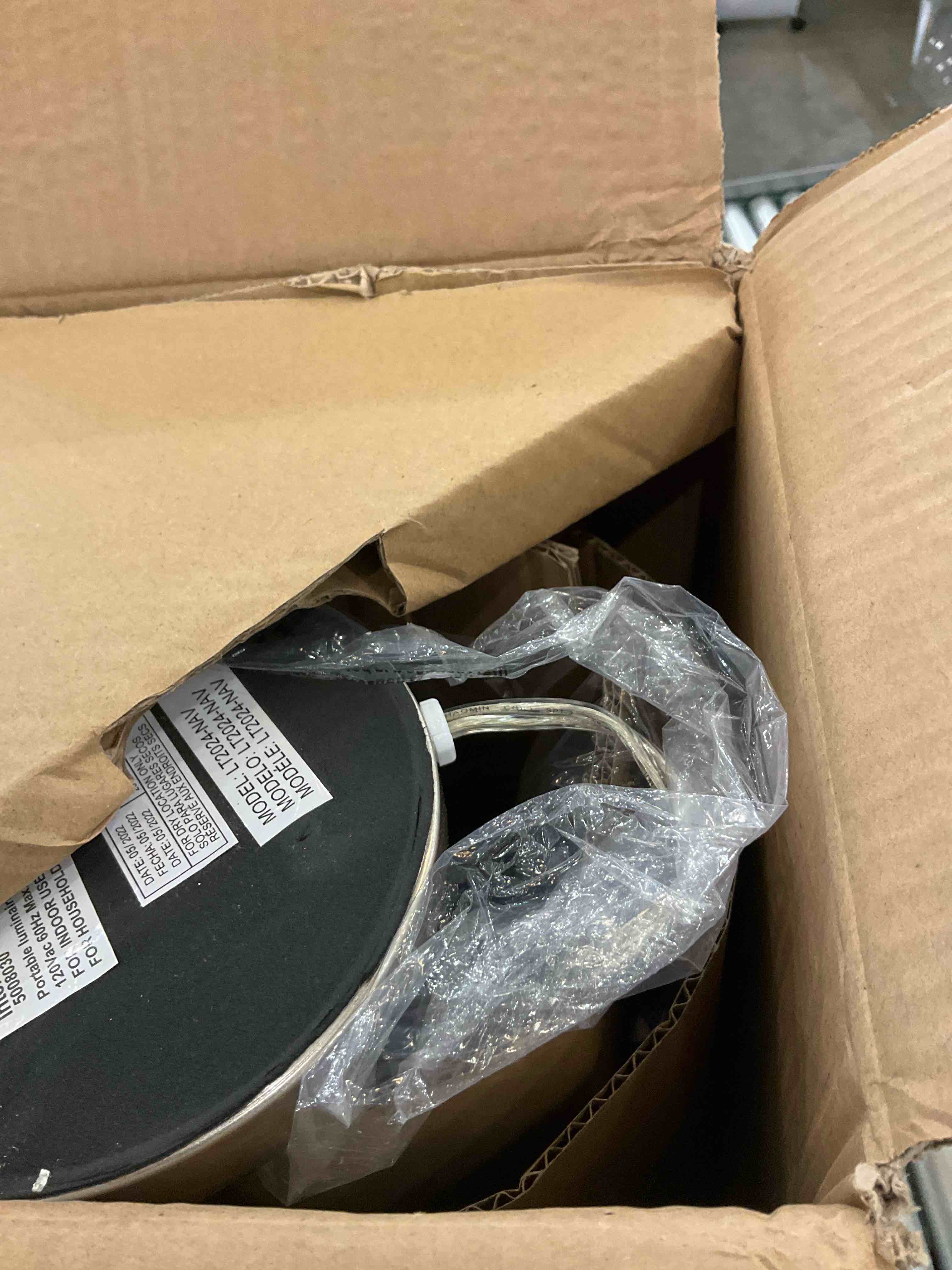https://s3.amazonaws.com/lotting-images-prod/BargainHunt/EXS01400049_1722538324196.jpeg