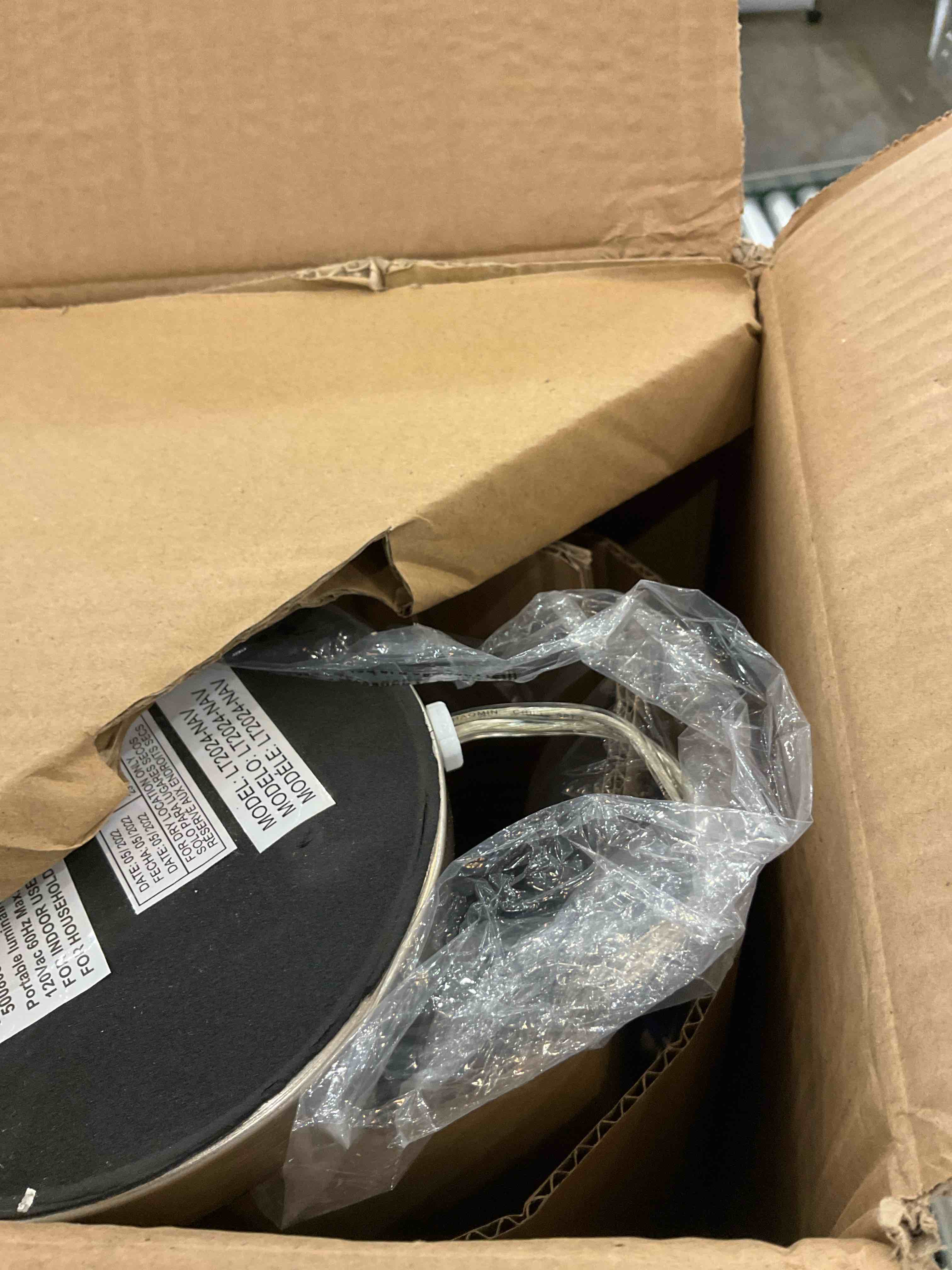 https://s3.amazonaws.com/lotting-images-prod/BargainHunt/EXS01400049_1722538325176.jpeg