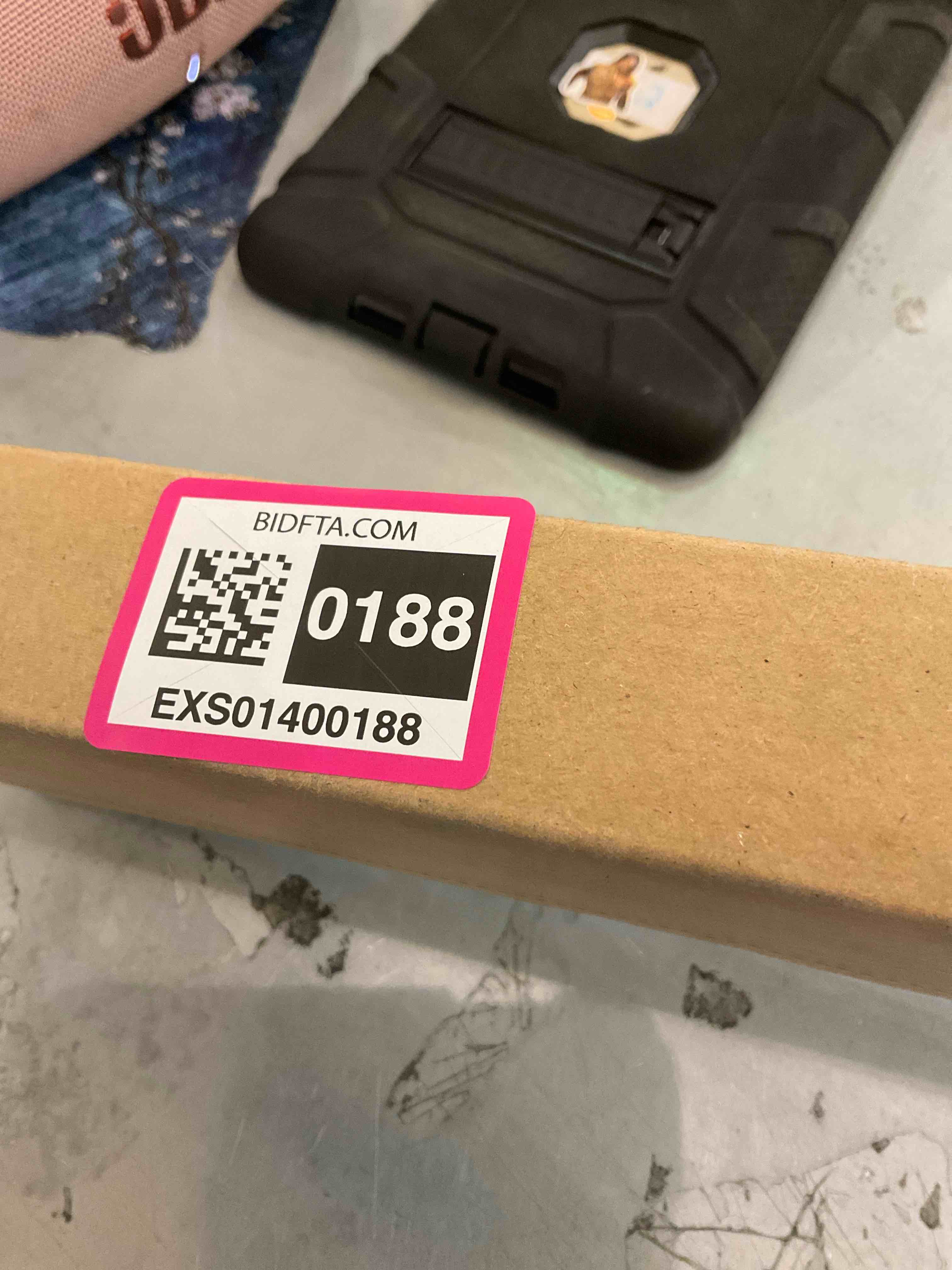 https://s3.amazonaws.com/lotting-images-prod/BargainHunt/EXS01400188_1722612730174.jpeg